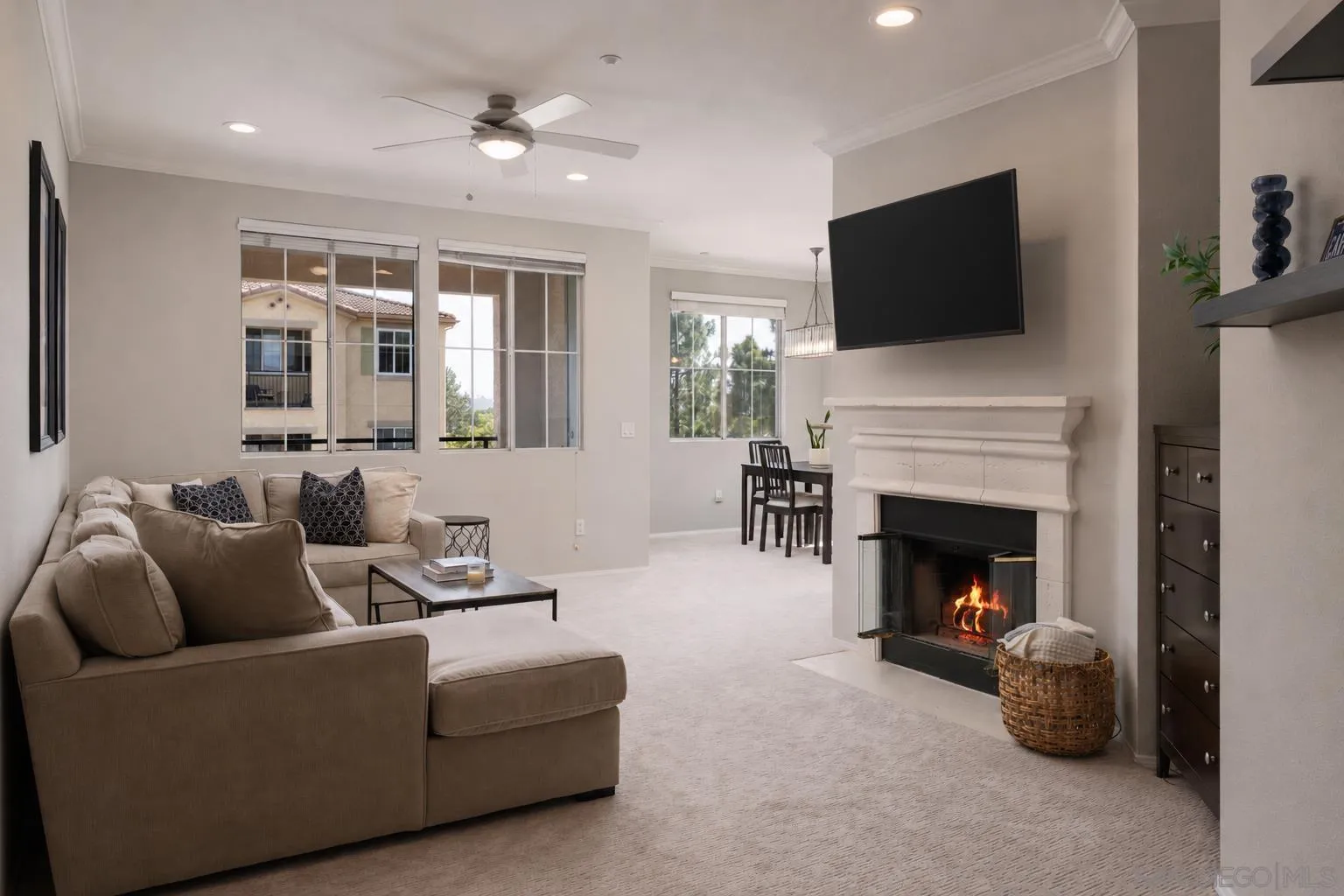 https://cdn.realtyfeed.com/cdn/127/260012238/bb57708630abd6c88a192c1e4f532fef.webp