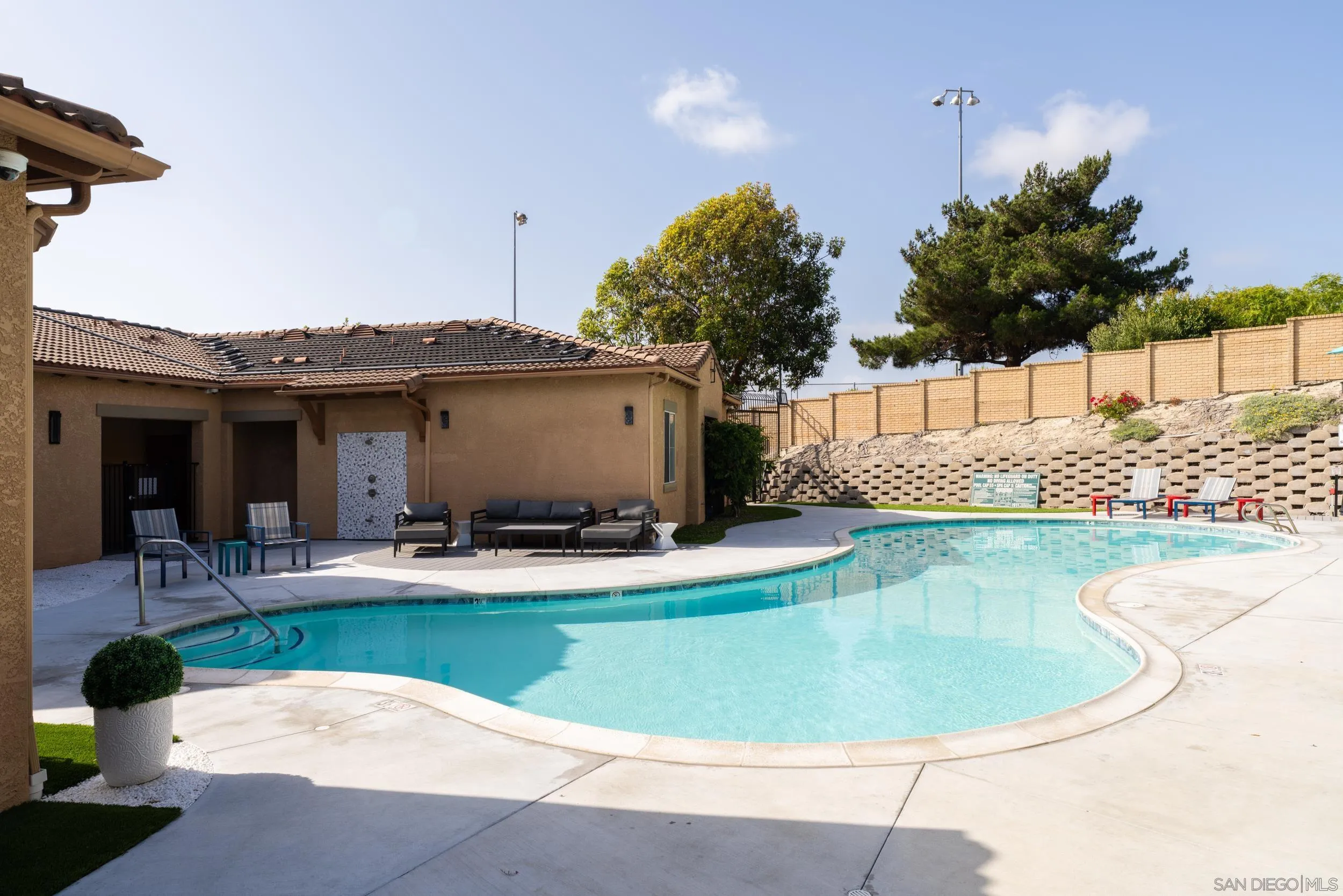 https://cdn.realtyfeed.com/cdn/127/260012238/cda730ec567be065aae95404e63aa1a5.webp