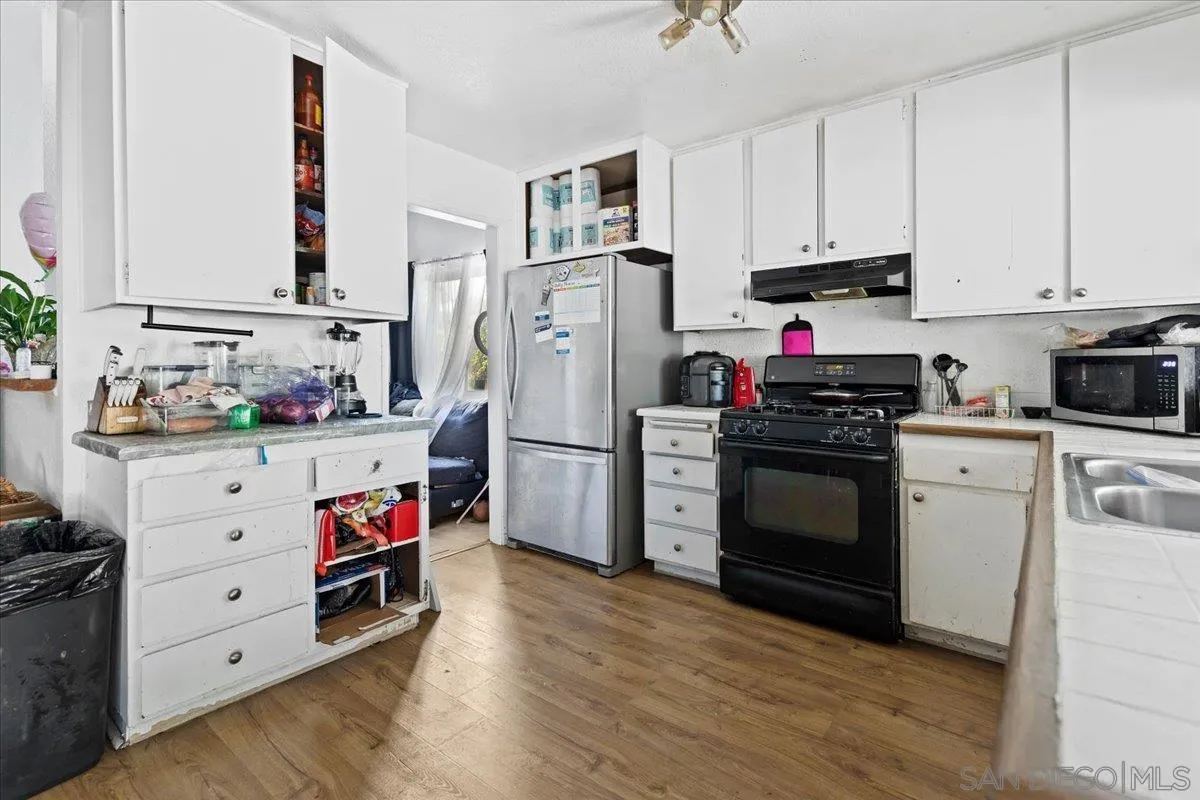 https://cdn.realtyfeed.com/cdn/127/260012240/2d43c190b4facd764d74395ee911a101.webp