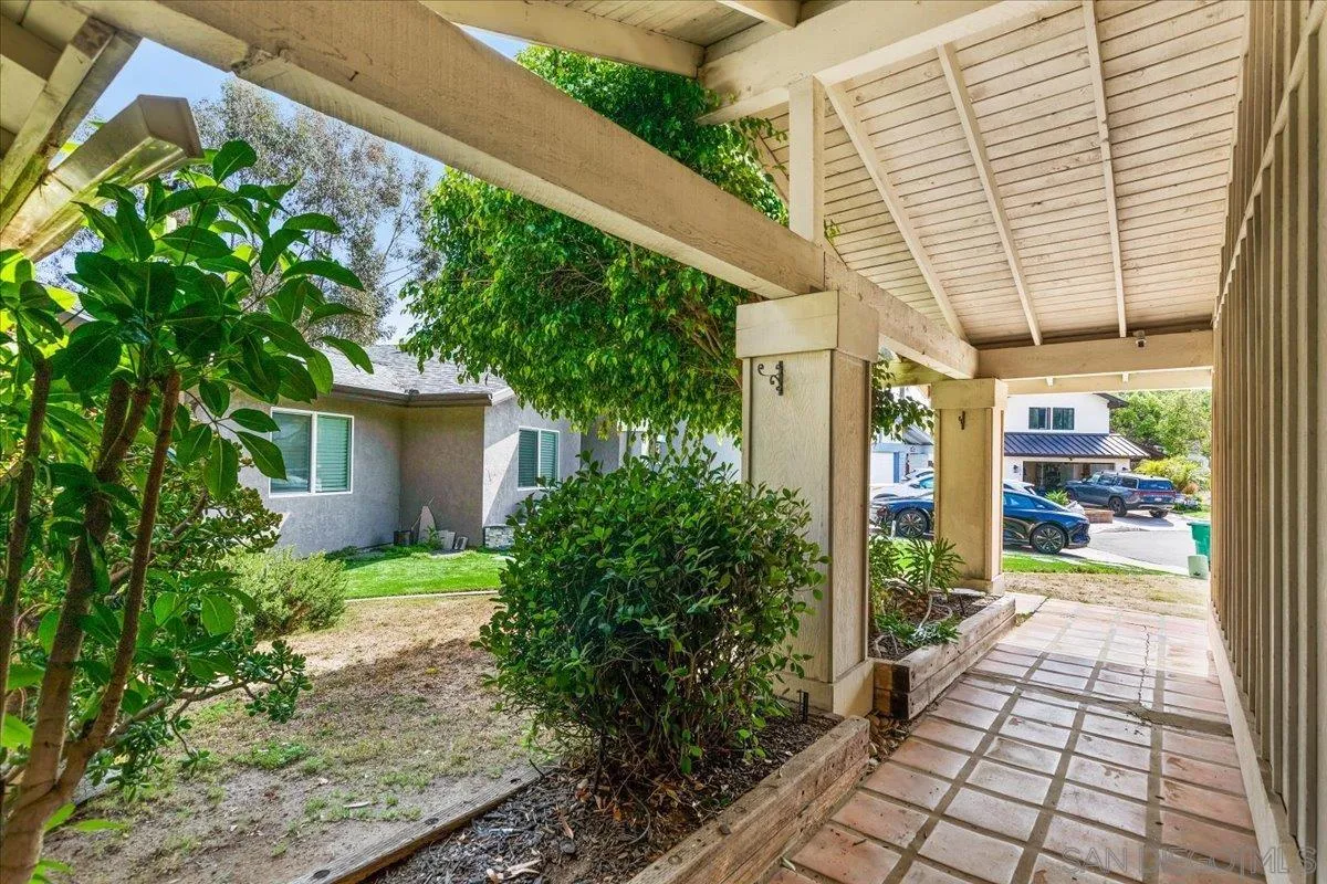 https://cdn.realtyfeed.com/cdn/127/260012240/f37ece0909427aa32b25cd14aa881eb4.webp