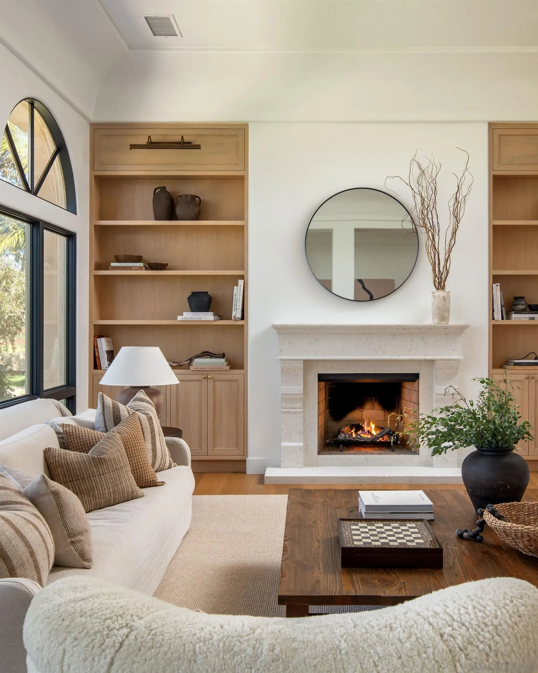 https://cdn.realtyfeed.com/cdn/127/260012244/576ce5e41fbe8f7543b72f7124261f3f.webp