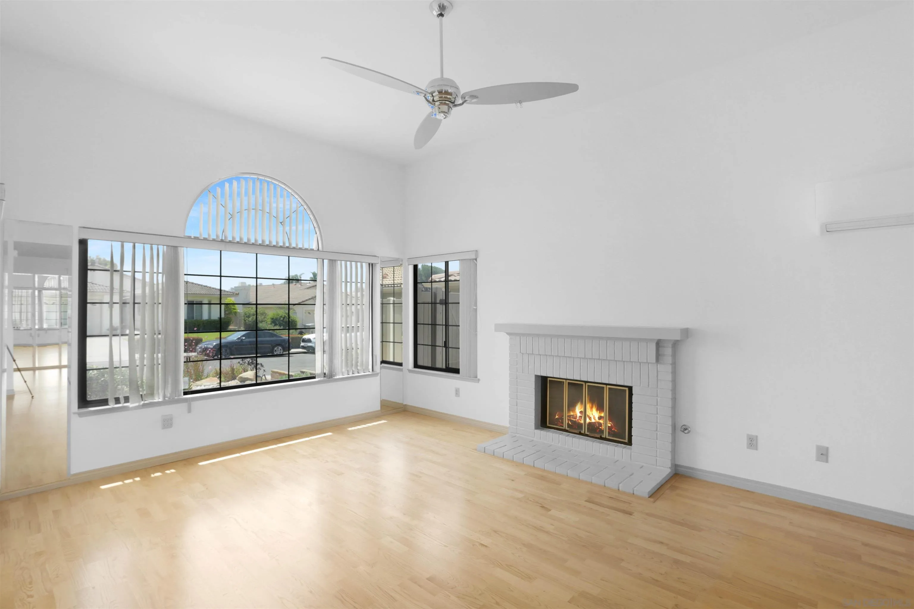 https://cdn.realtyfeed.com/cdn/127/260012245/22d04617afec160bf171c1da2155be3d.webp