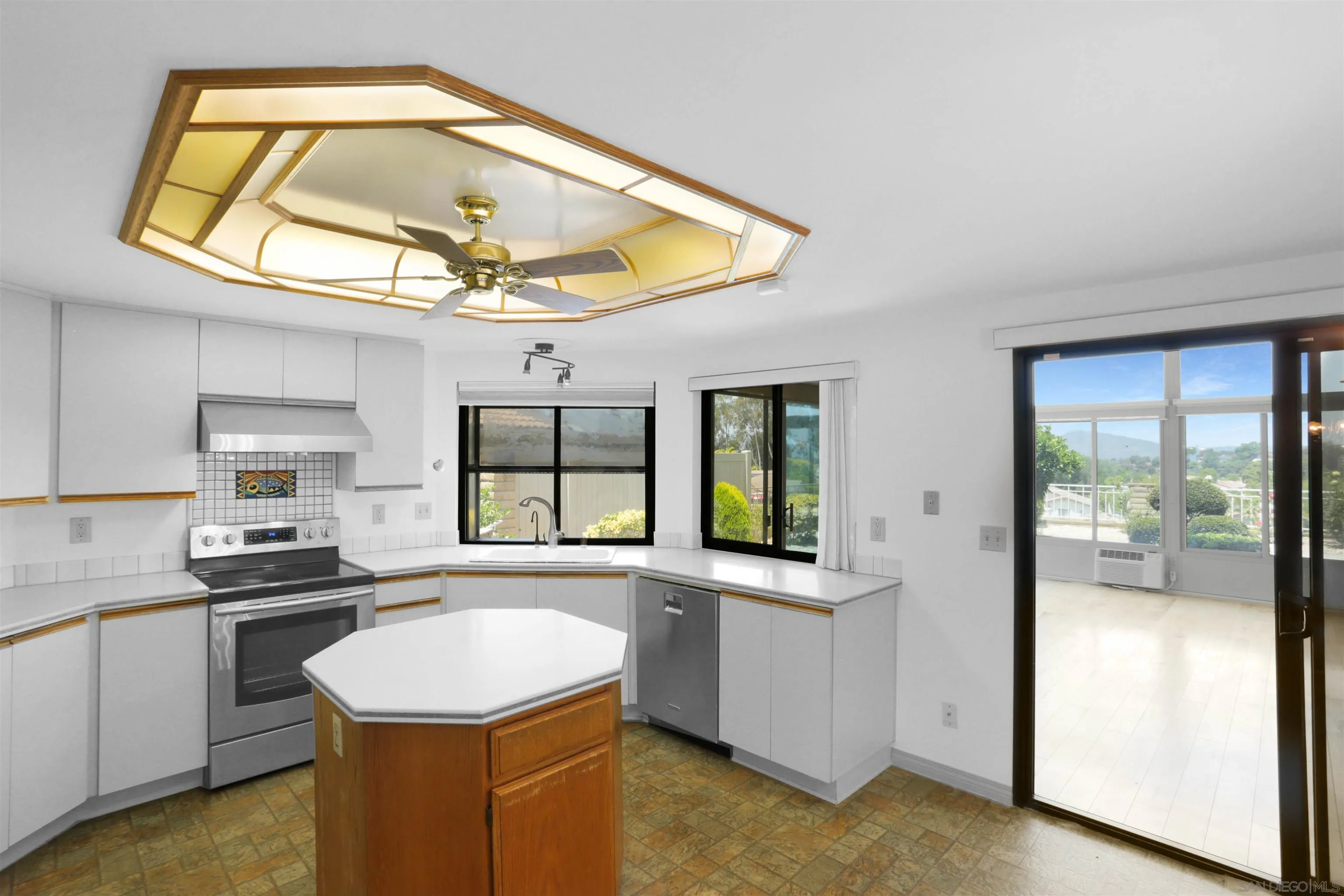 https://cdn.realtyfeed.com/cdn/127/260012245/48ed9d0e5c2e7206a2b0861e915f8014.webp