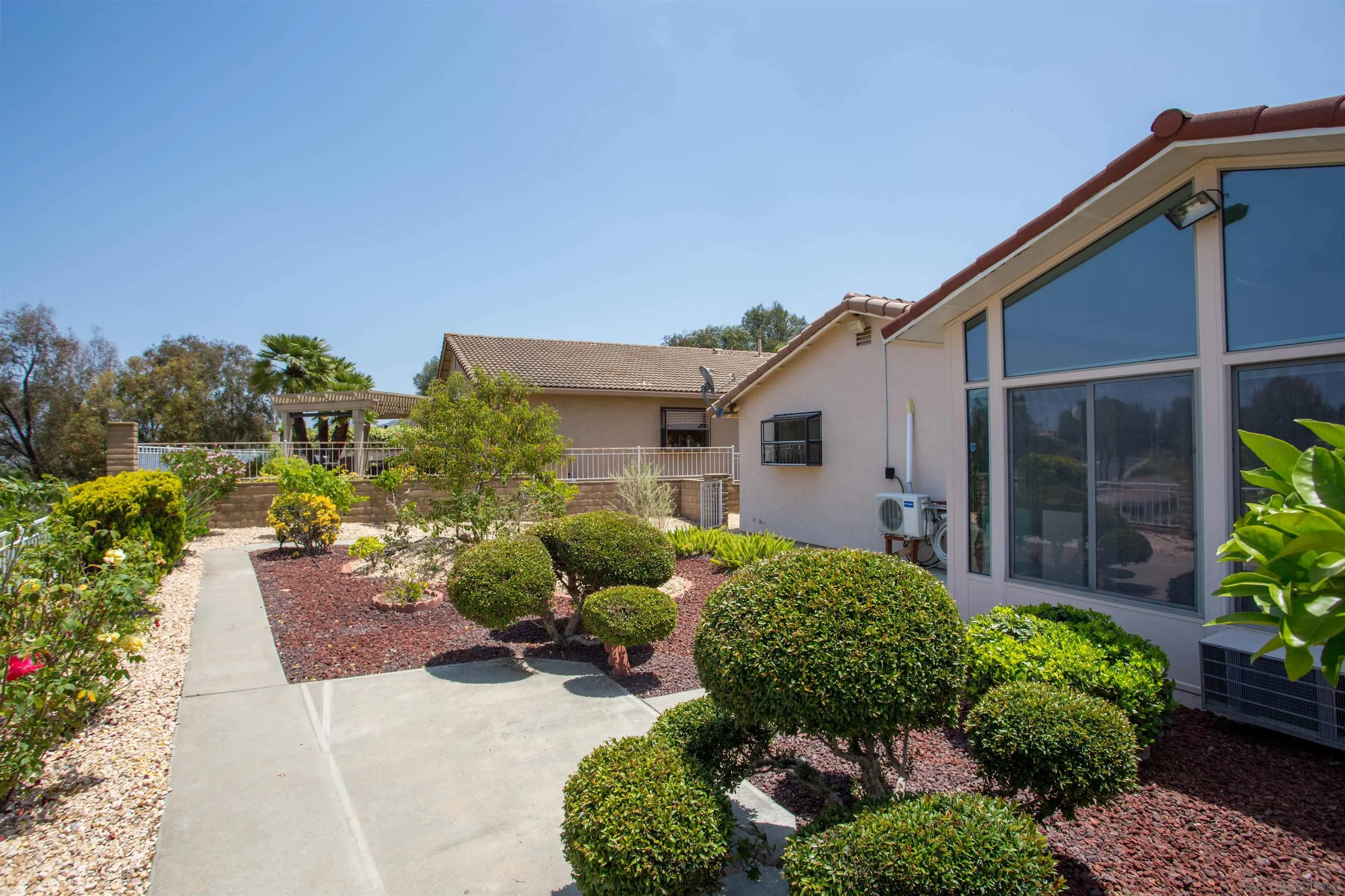 https://cdn.realtyfeed.com/cdn/127/260012245/4c66fa884d02258698831ebbf11f7c5d.webp