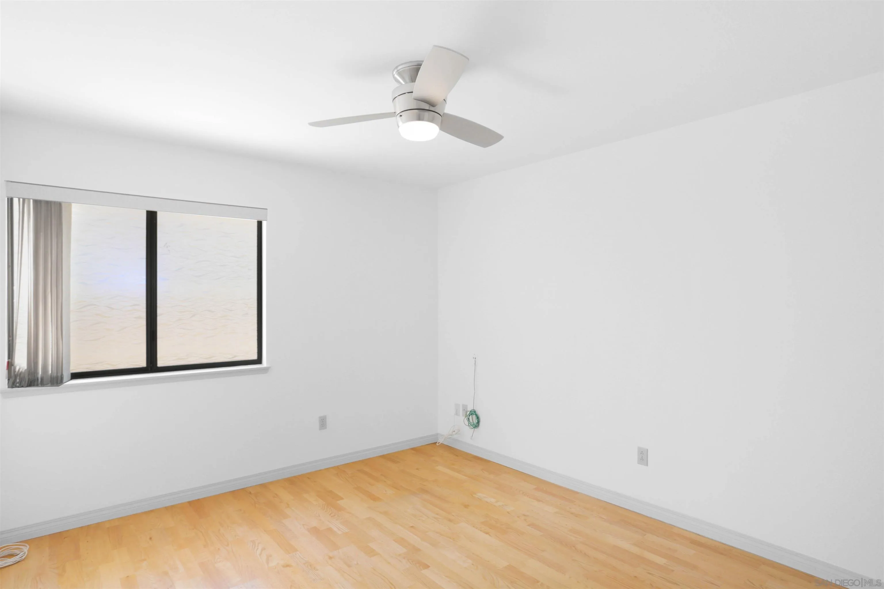 https://cdn.realtyfeed.com/cdn/127/260012245/58f114cd7fbbaa370fe44e22f3cf8355.webp
