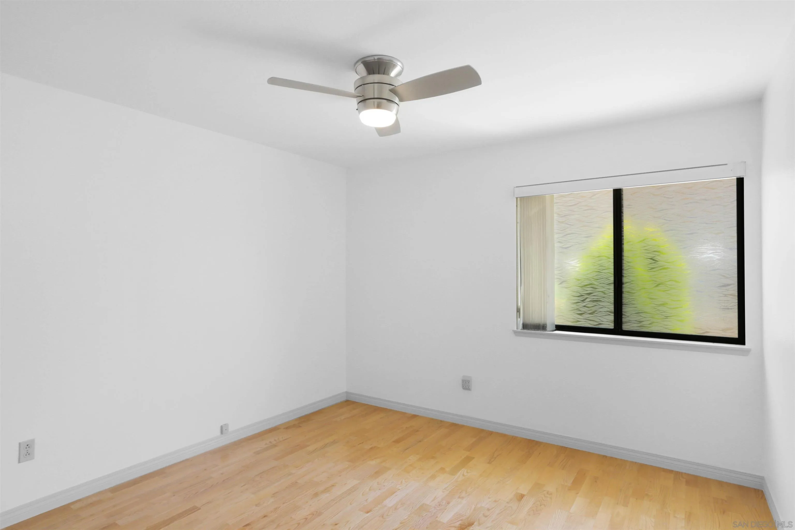 https://cdn.realtyfeed.com/cdn/127/260012245/82327e512fdbe1ea5864b718b014d5de.webp