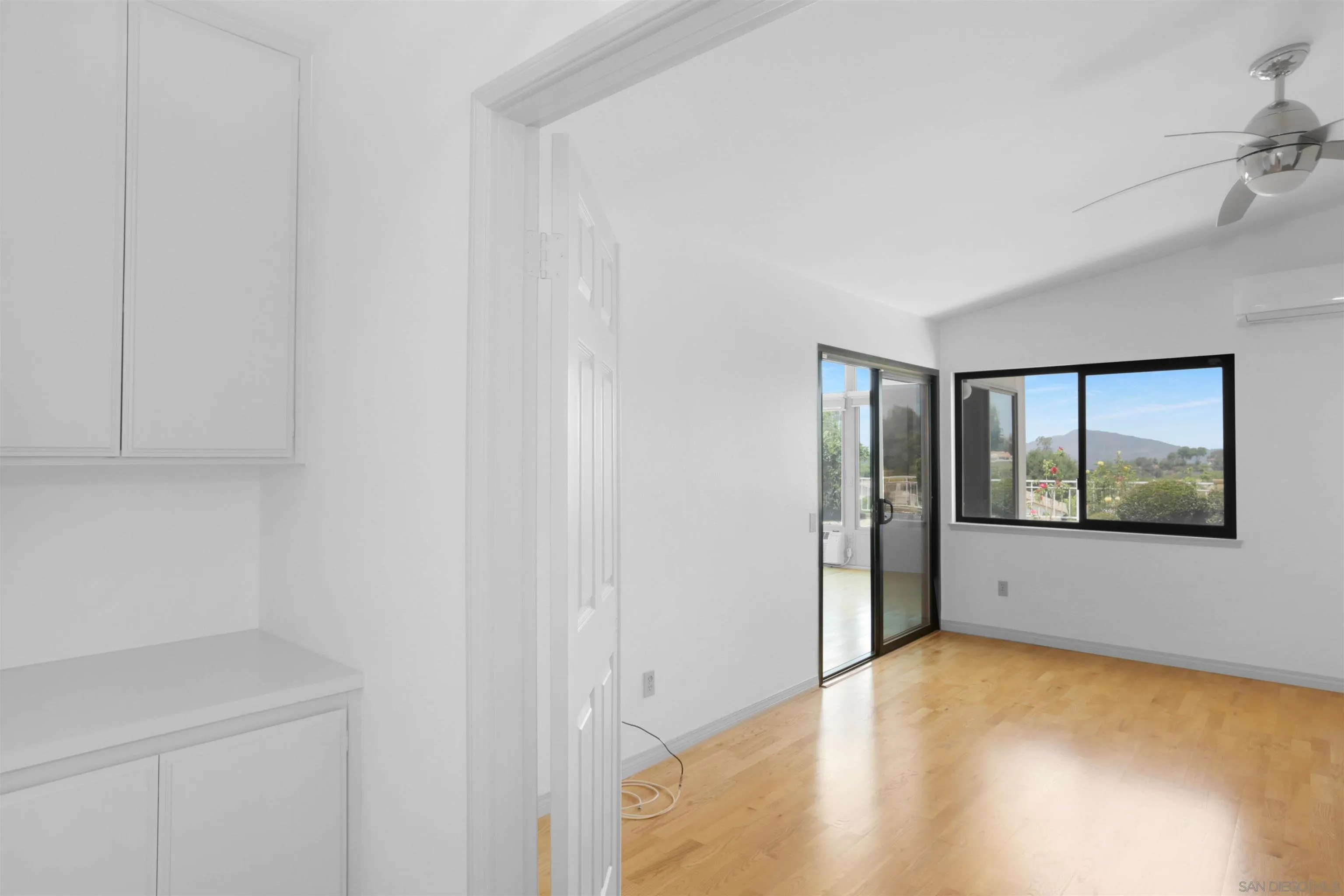 https://cdn.realtyfeed.com/cdn/127/260012245/86433caee72bff557ed68d697318b30e.webp