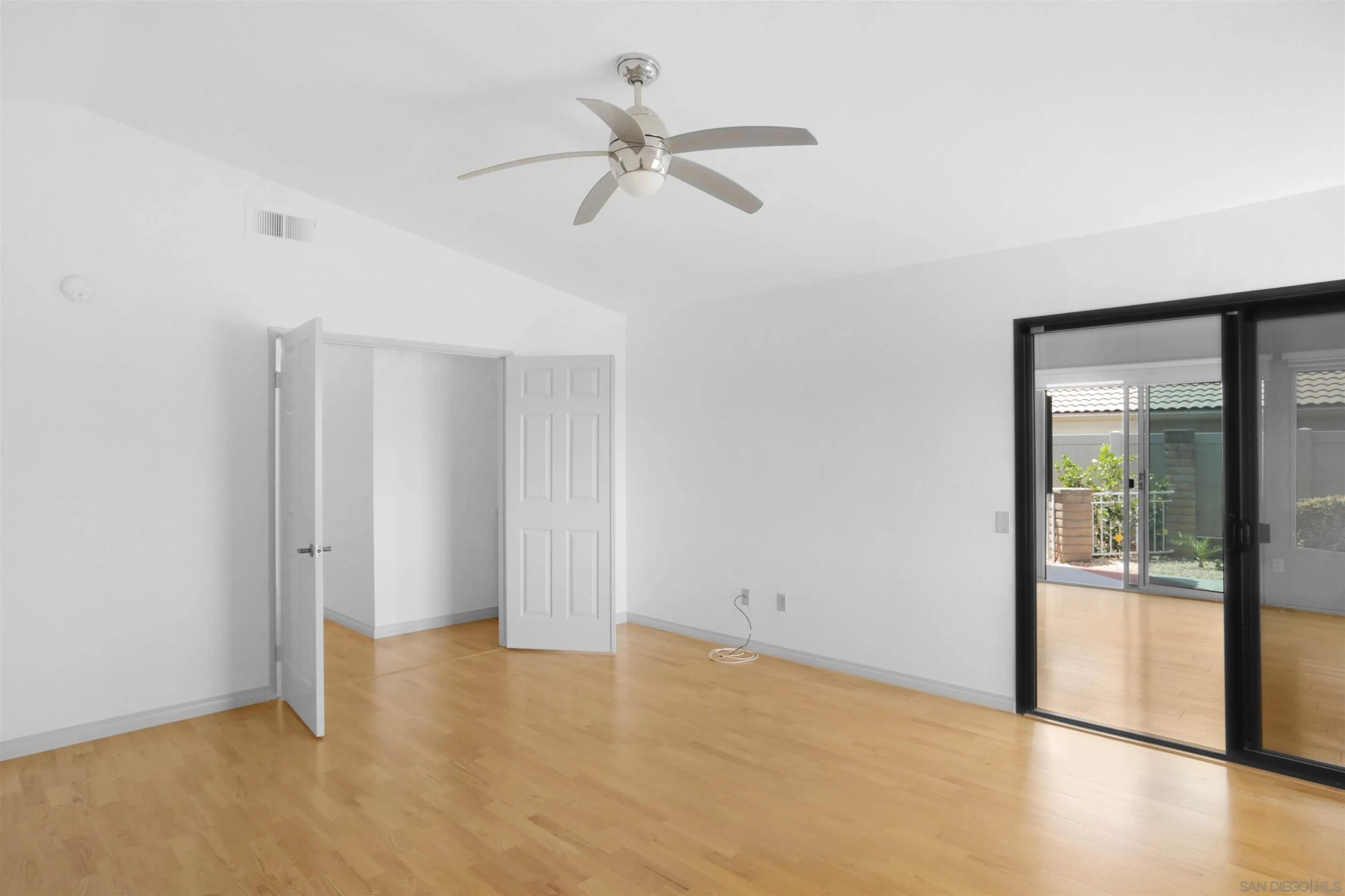 https://cdn.realtyfeed.com/cdn/127/260012245/d34f715b3a947594e06fdef5e4a67b0b.webp