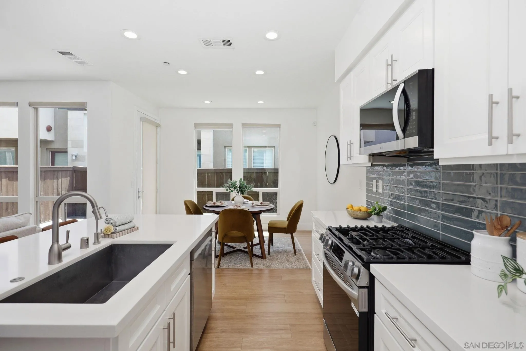 Photo #6: 260012246 Listing: Photo #6