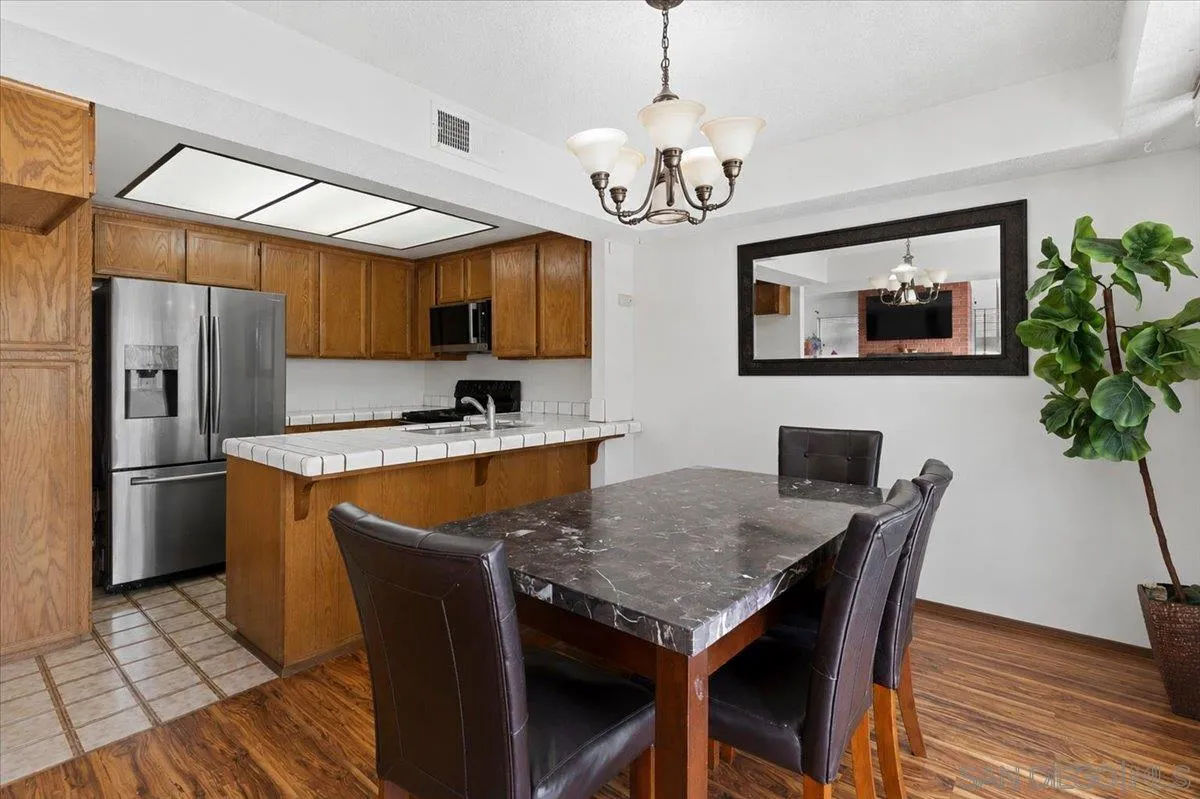 https://cdn.realtyfeed.com/cdn/127/260012248/22688903bff473775820633cb4fdf4c5.webp