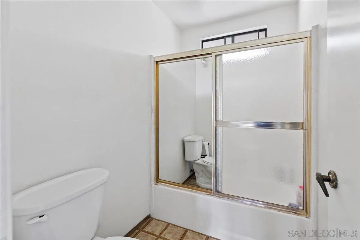 https://cdn.realtyfeed.com/cdn/127/260012248/421a4e6838ccf4996c1b7c00139fcc47.webp