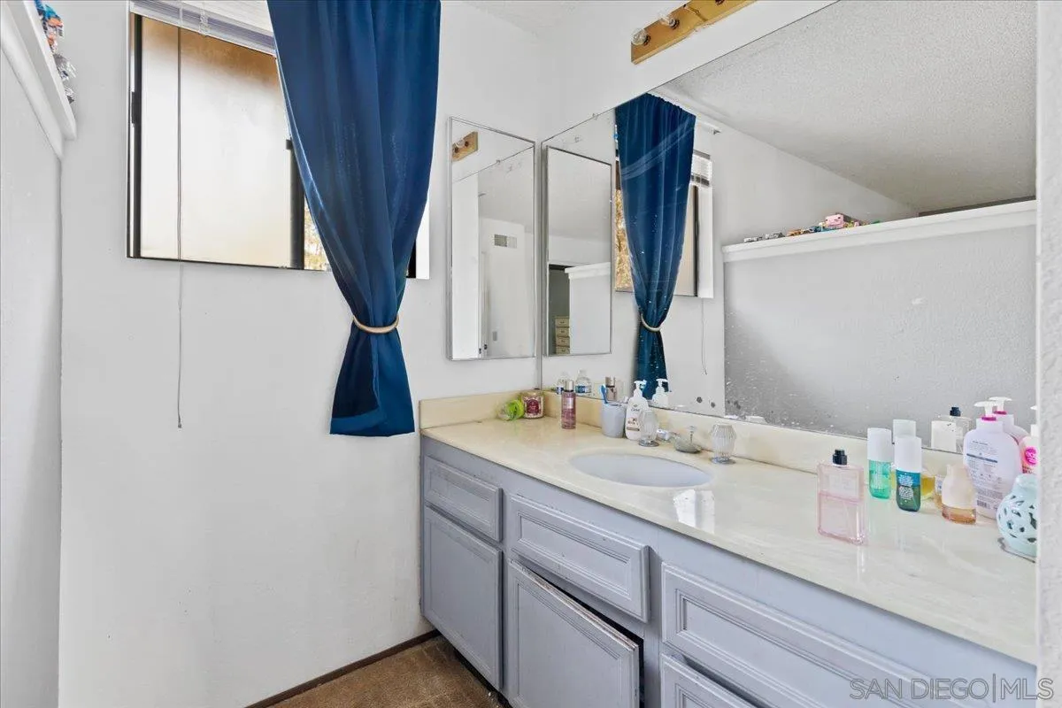 https://cdn.realtyfeed.com/cdn/127/260012248/79ee85378522db7631413622daa4d600.webp