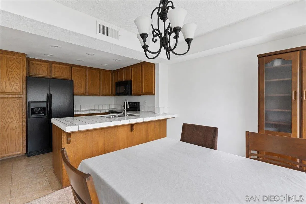 https://cdn.realtyfeed.com/cdn/127/260012250/8dc35a47d0e682d5b51a93a9d20fcec5.webp