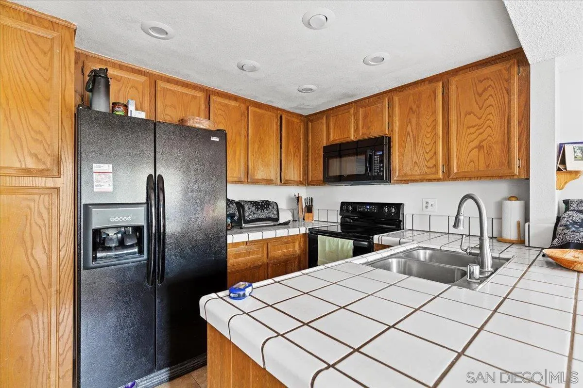 https://cdn.realtyfeed.com/cdn/127/260012250/e599a2010f68a08cdfdafbb235890147.webp
