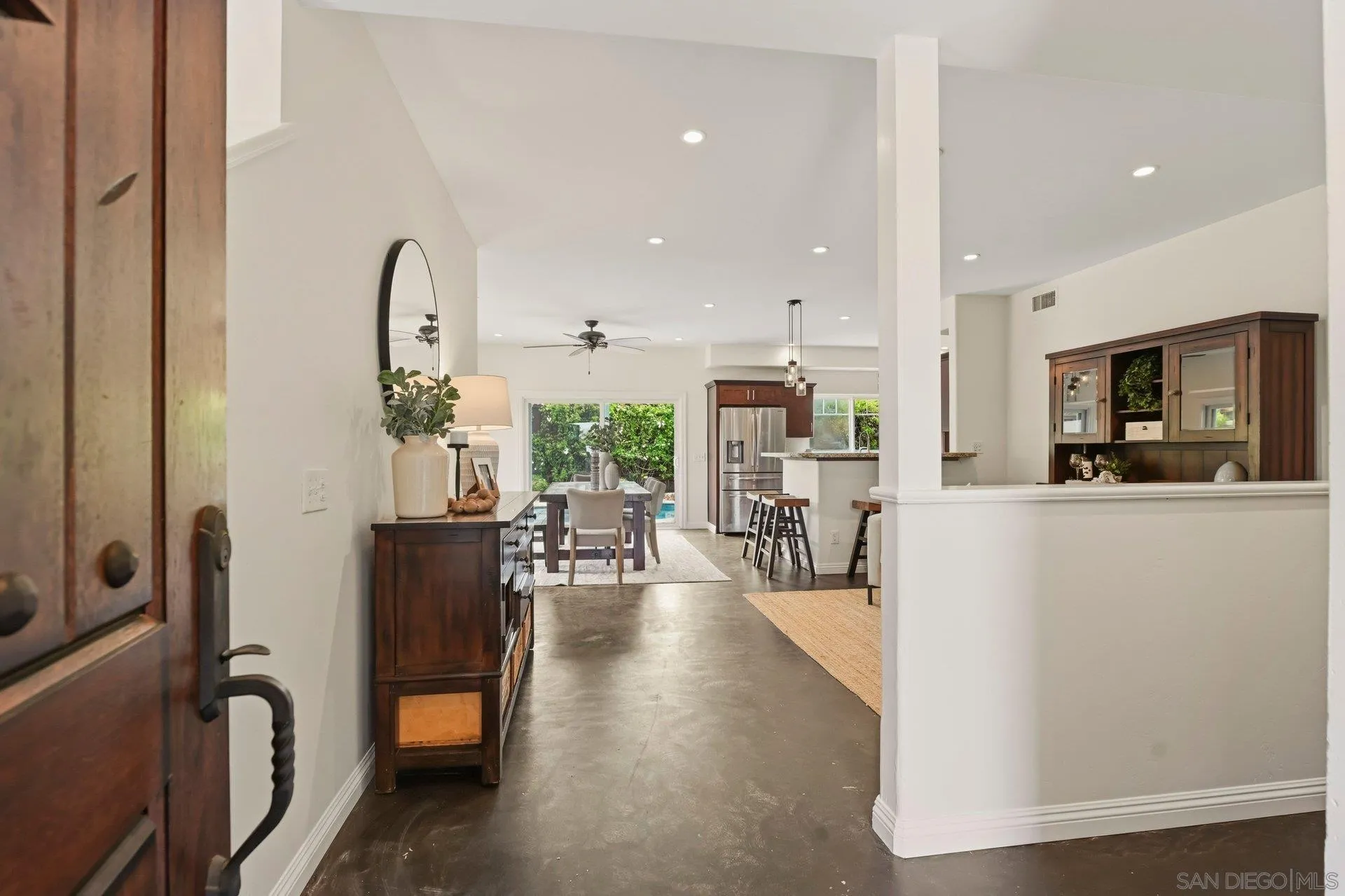 https://cdn.realtyfeed.com/cdn/127/260012256/23c49db9abe6e802cb953c59d1af7af4.webp