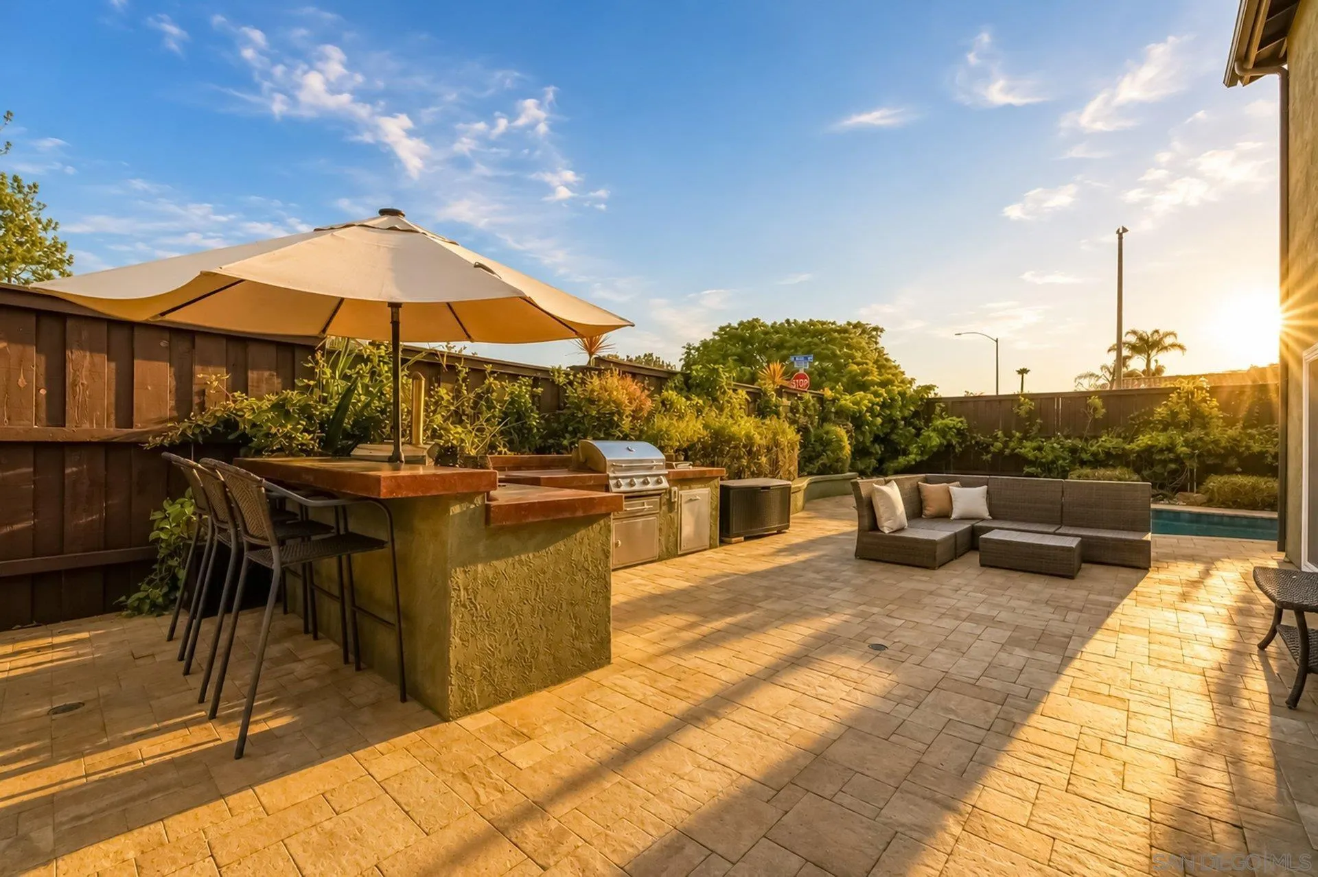 https://cdn.realtyfeed.com/cdn/127/260012256/2c6311f184a83c015980d35e7e1d7268.webp