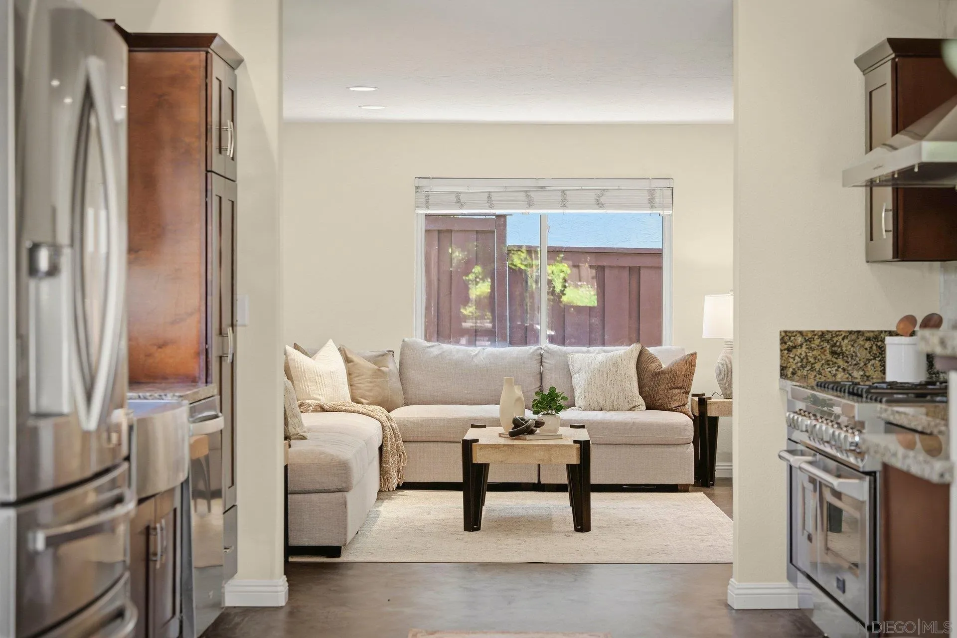 https://cdn.realtyfeed.com/cdn/127/260012256/4dbd199fd1b53707919337cec5d3dfce.webp