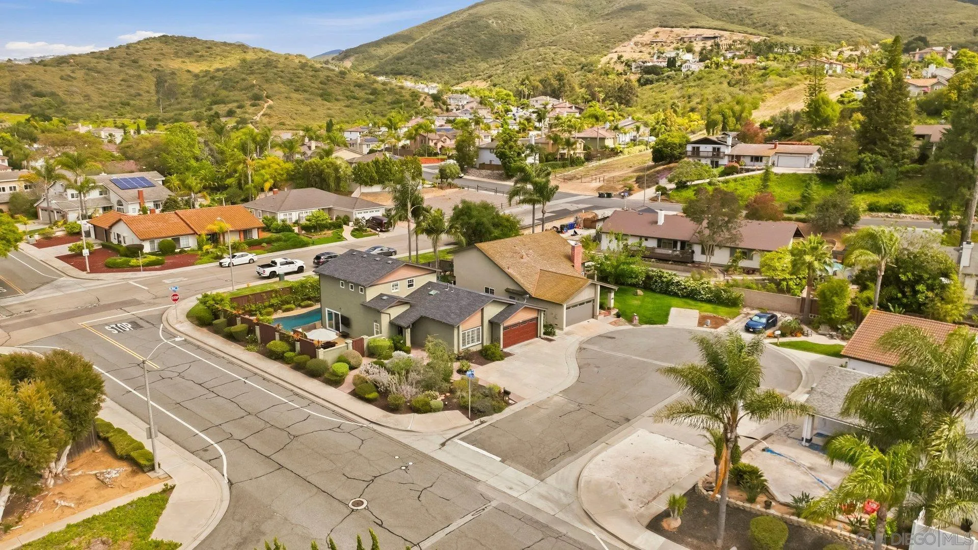 https://cdn.realtyfeed.com/cdn/127/260012256/668e41f1fb2273408628cc64dd16ca69.webp