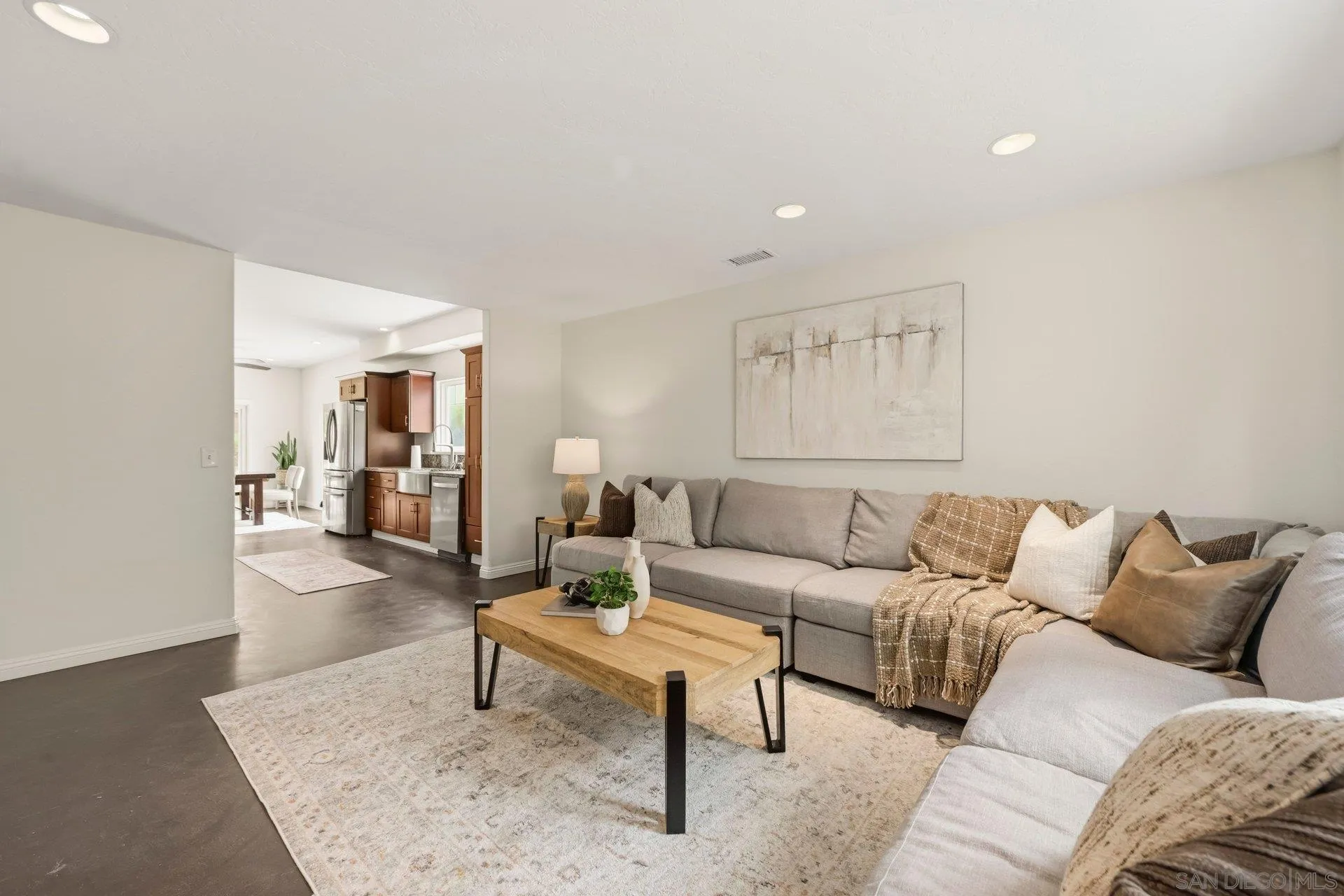https://cdn.realtyfeed.com/cdn/127/260012256/7563dab71452d6b4a83da5731036cdbb.webp