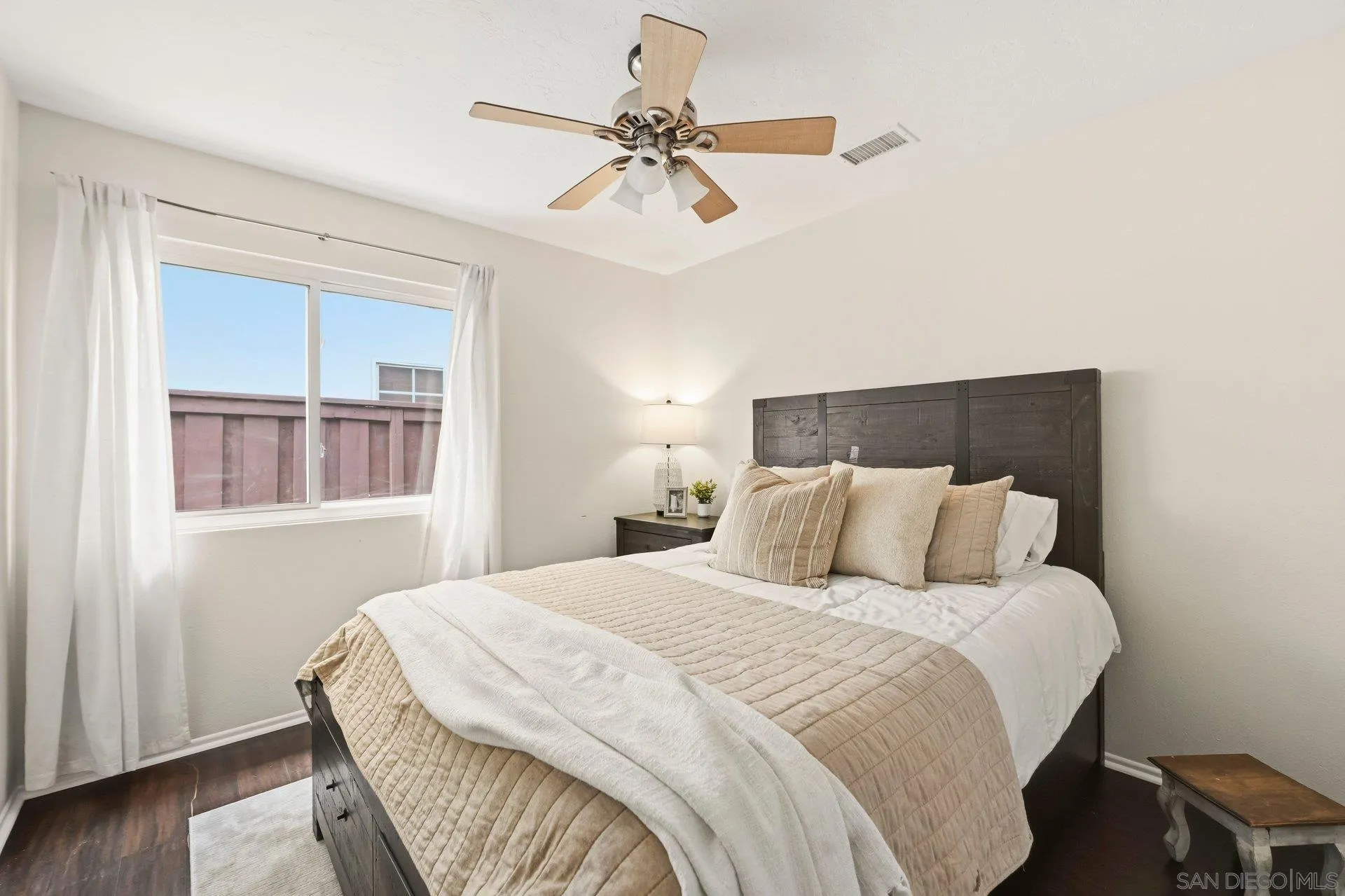 https://cdn.realtyfeed.com/cdn/127/260012256/b051e69c43bca6eb5a07181ea5867382.webp