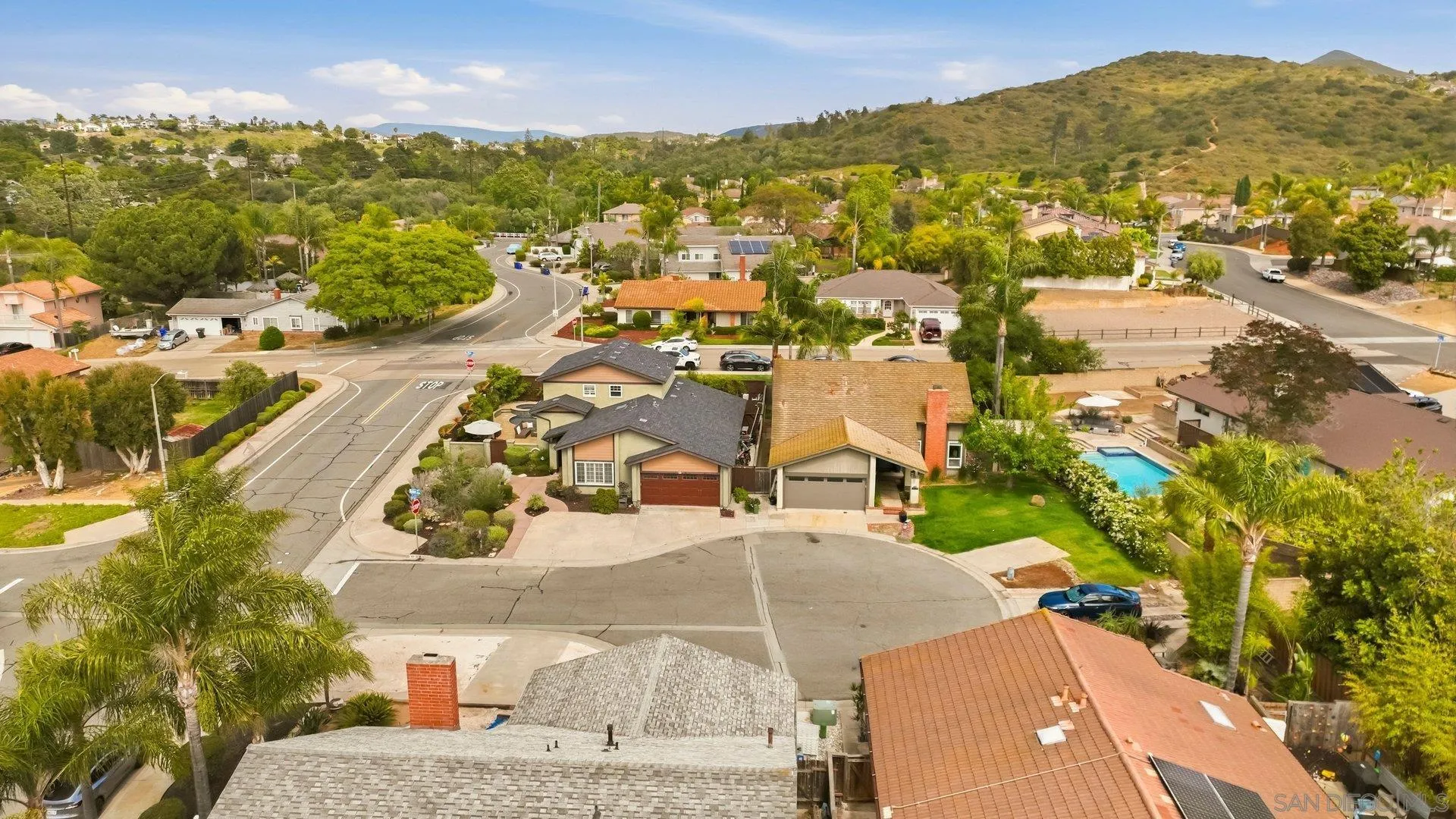 https://cdn.realtyfeed.com/cdn/127/260012256/b7884647b9c38b34835393ea9c0a06ce.webp