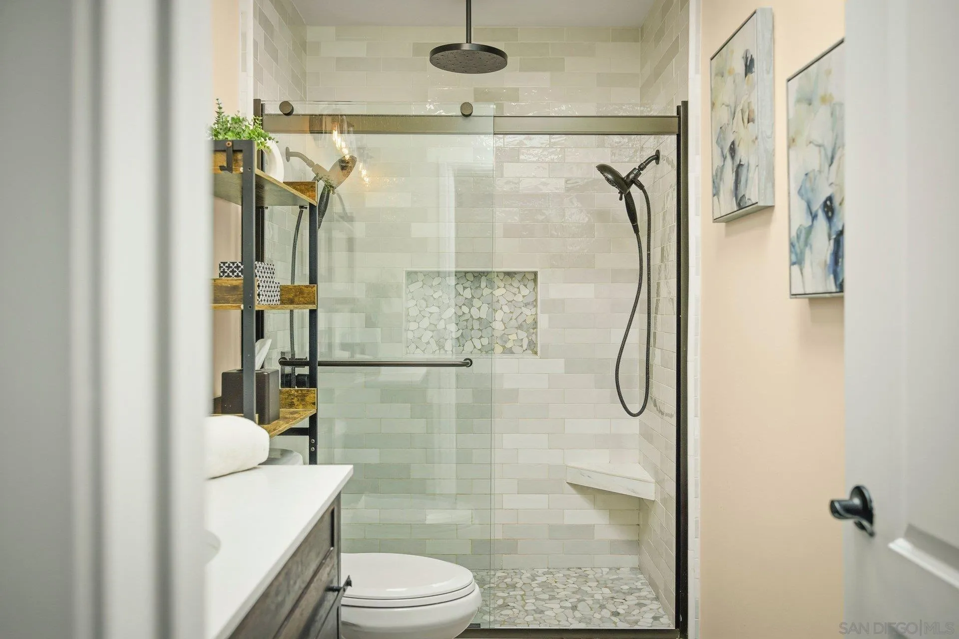 https://cdn.realtyfeed.com/cdn/127/260012256/c1f753ecfbb7e1c3740fe4ec2453d84b.webp