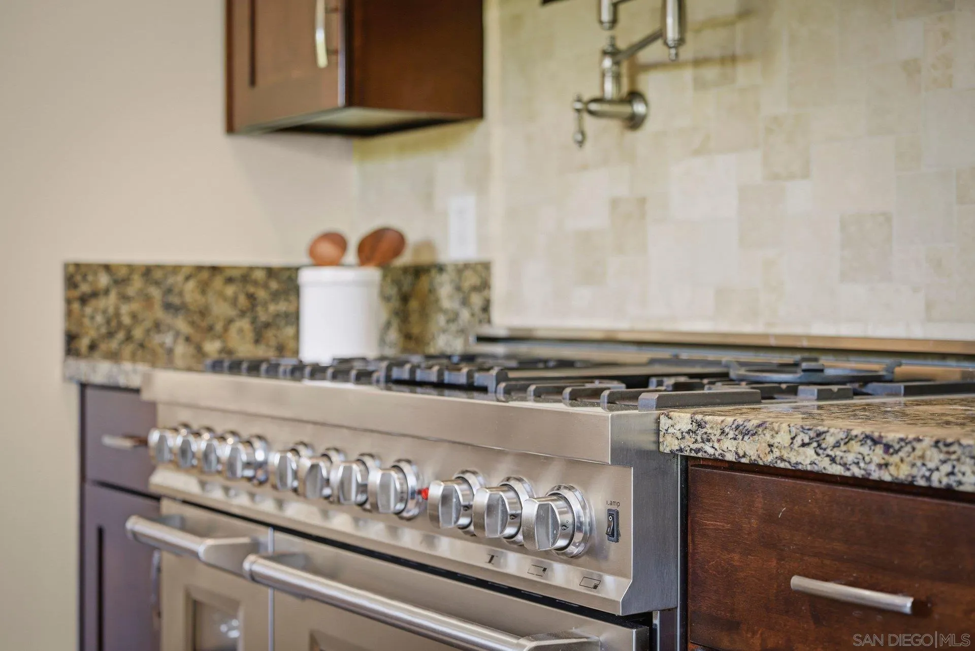 https://cdn.realtyfeed.com/cdn/127/260012256/c9bccdcb4ab0f00064ed47f5d319416c.webp