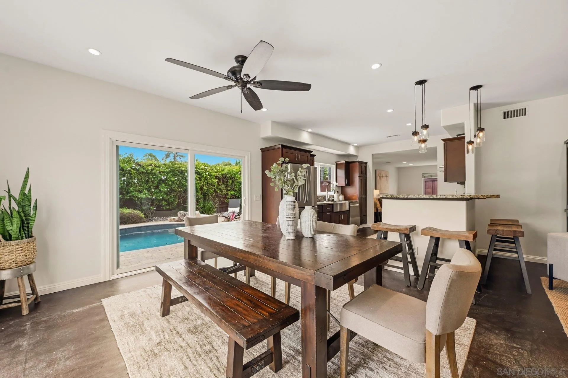 https://cdn.realtyfeed.com/cdn/127/260012256/d08feb017951fc4144ae2e64ff9fb609.webp