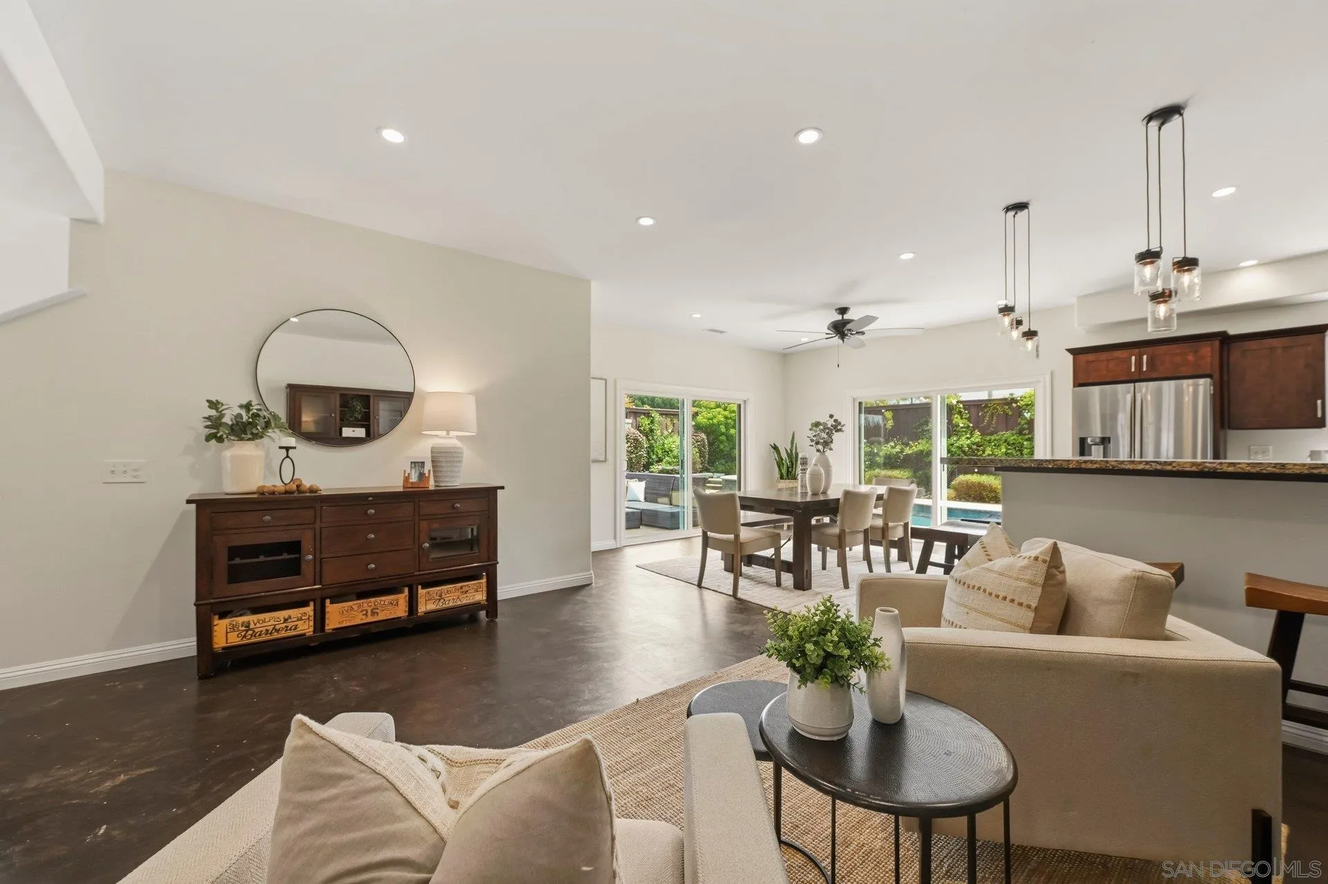 https://cdn.realtyfeed.com/cdn/127/260012256/d89e0012d8ac6746606f875922cefec0.webp
