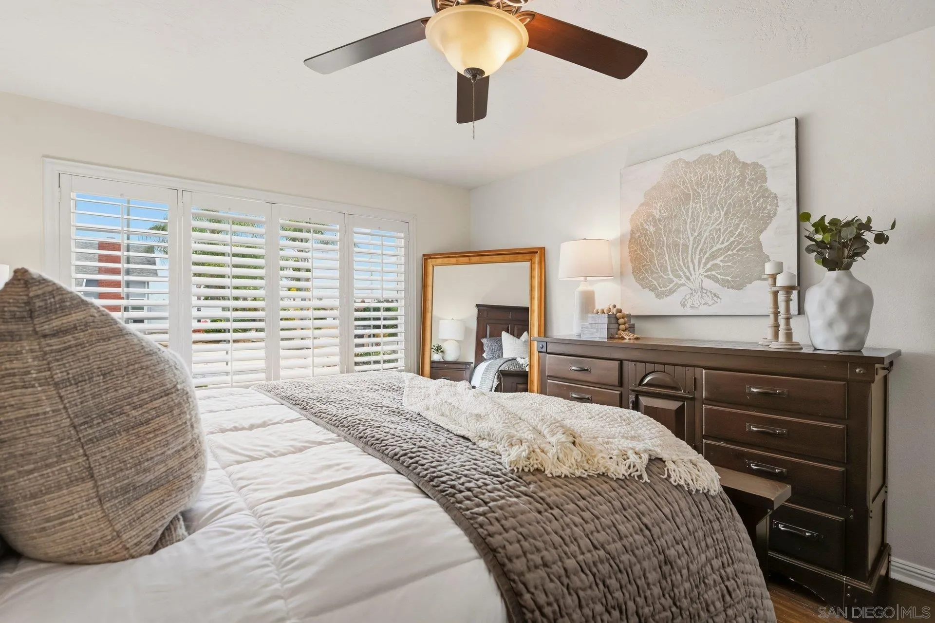 https://cdn.realtyfeed.com/cdn/127/260012256/f12f898420a1867999407881b5080b81.webp