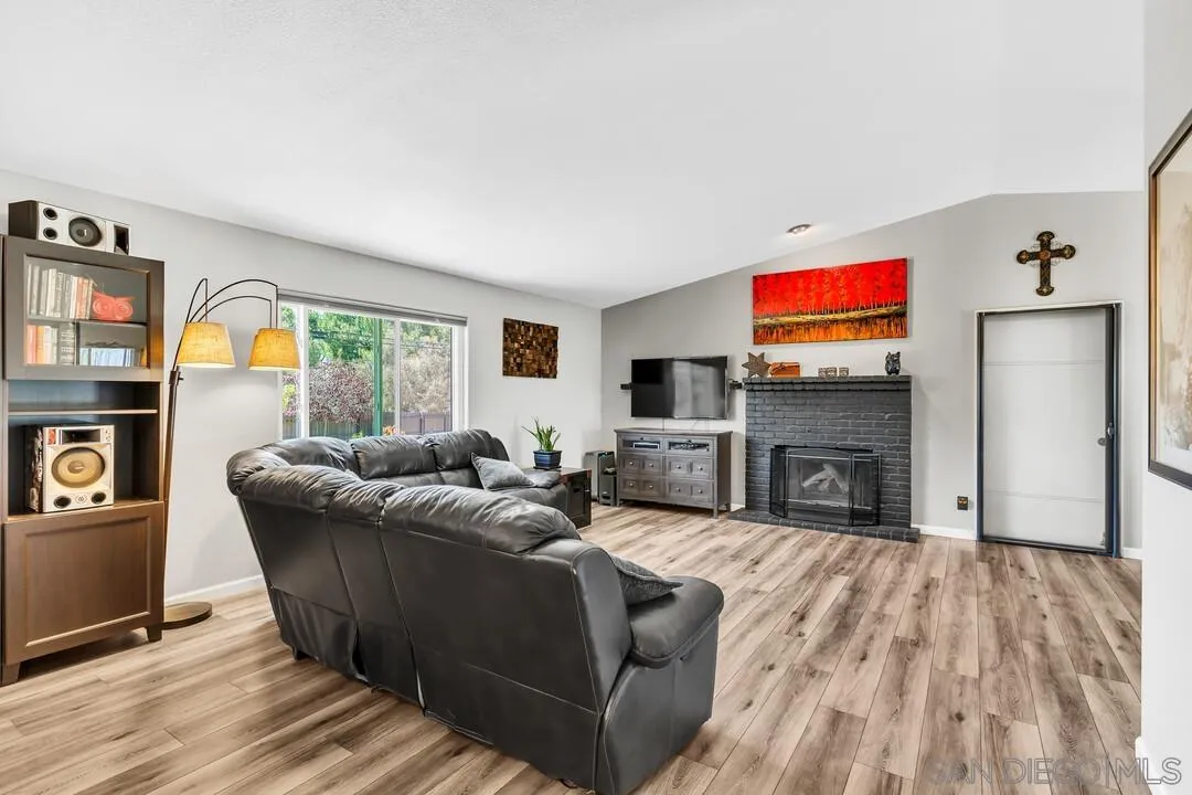 https://cdn.realtyfeed.com/cdn/127/260012258/0a6f879d5199d65e5fb9c755bb9b3449.webp
