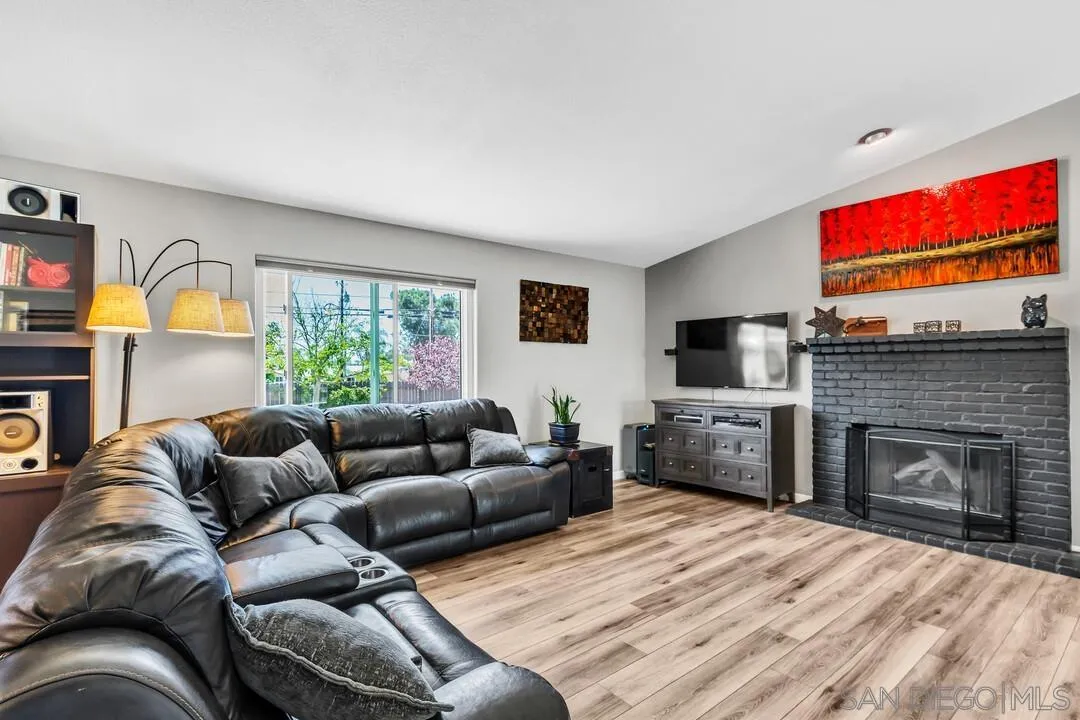 https://cdn.realtyfeed.com/cdn/127/260012258/73b2071974770d089971cfa402846d0f.webp