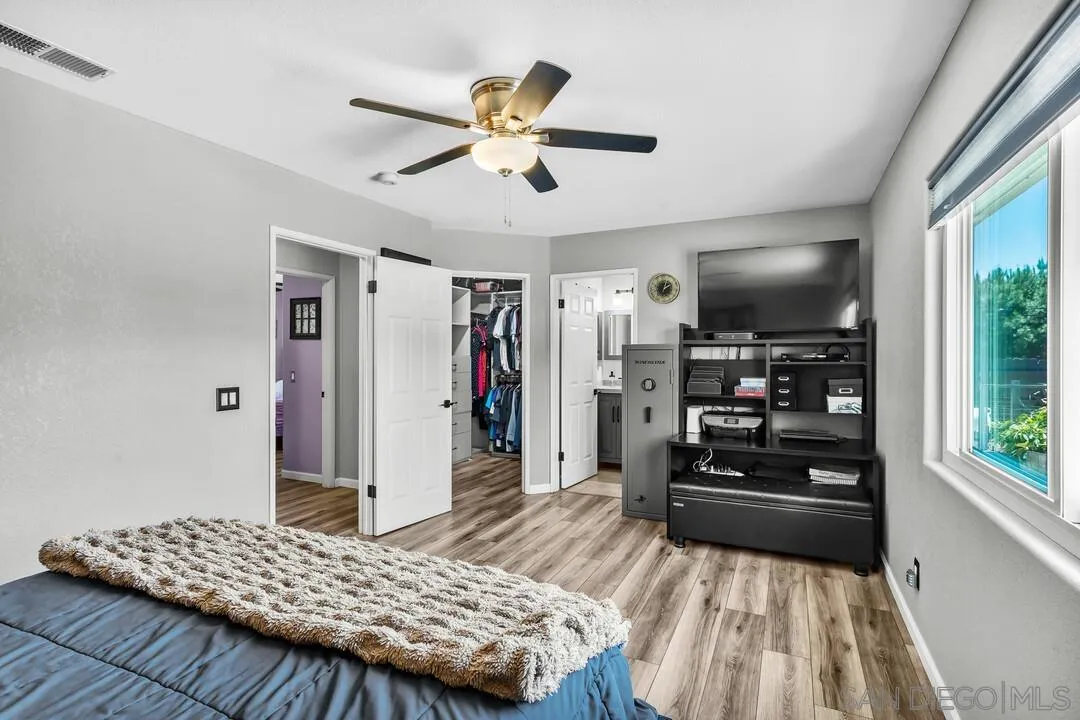 https://cdn.realtyfeed.com/cdn/127/260012258/bd175bd66ae7477264721a896aebd841.webp
