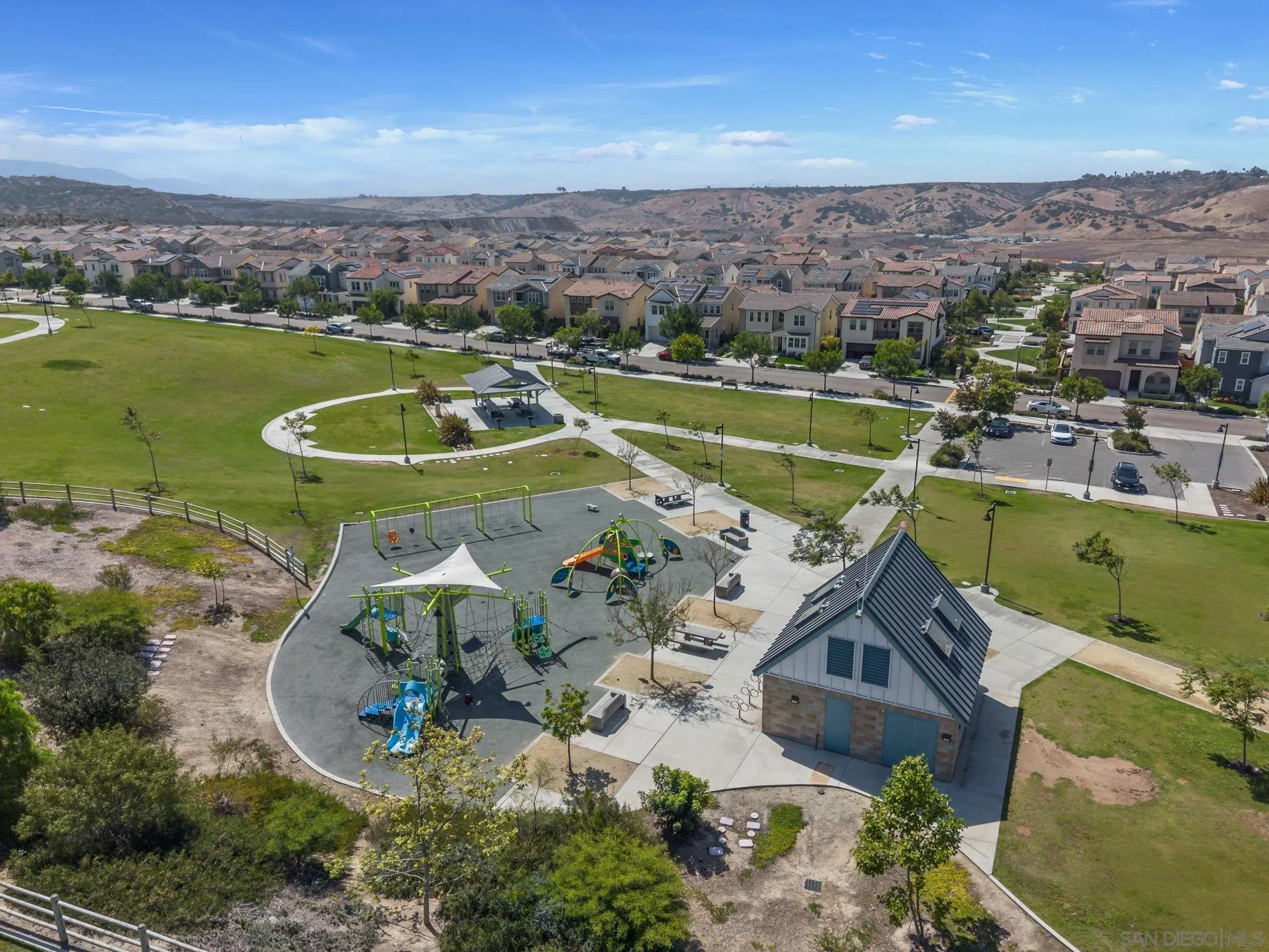 https://cdn.realtyfeed.com/cdn/127/260012261/0cc10188aedeabc2ae81da296e39758e.webp