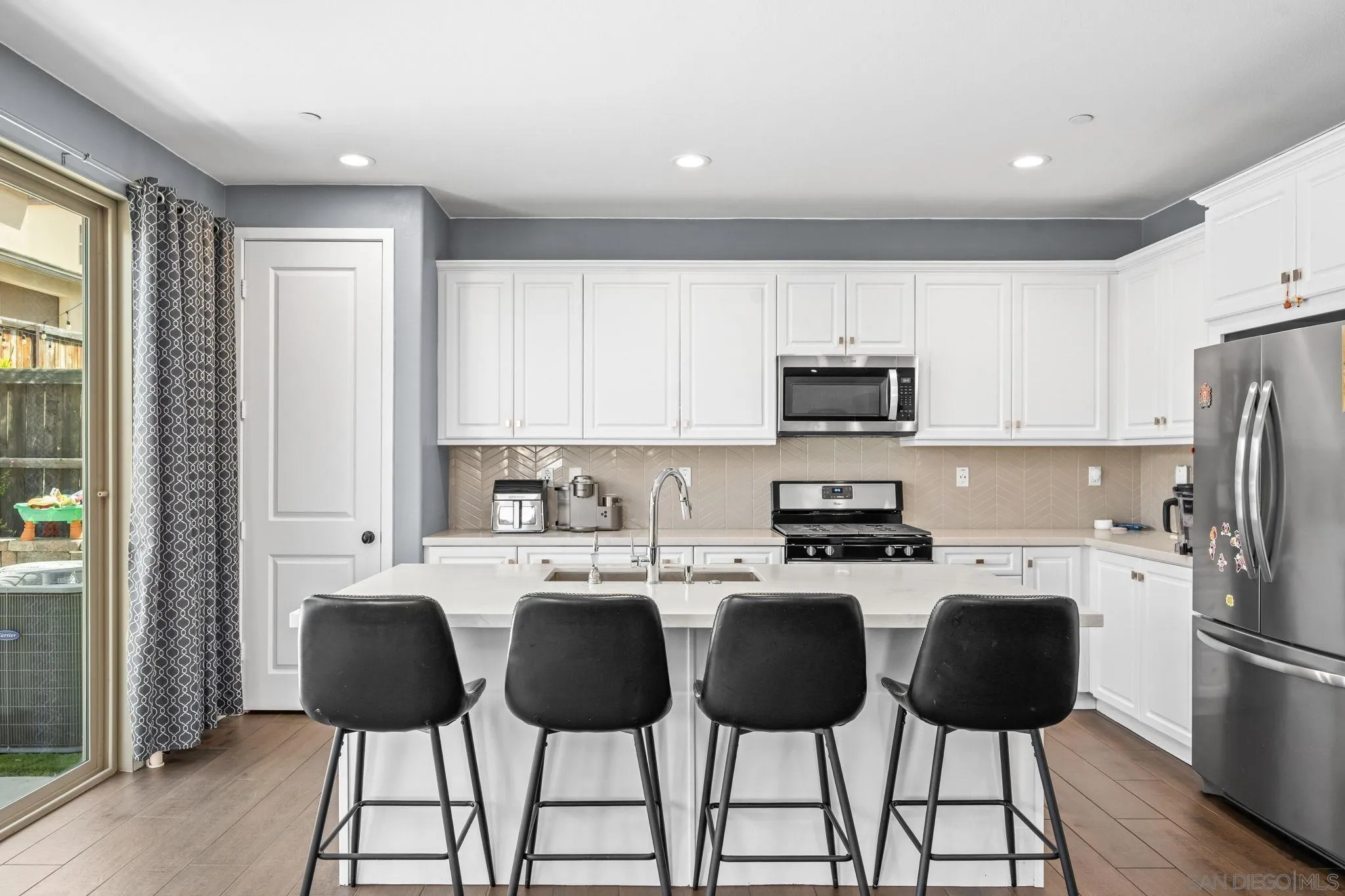 https://cdn.realtyfeed.com/cdn/127/260012261/1bd78ad681871c594ed4ea88cc05ecb8.webp