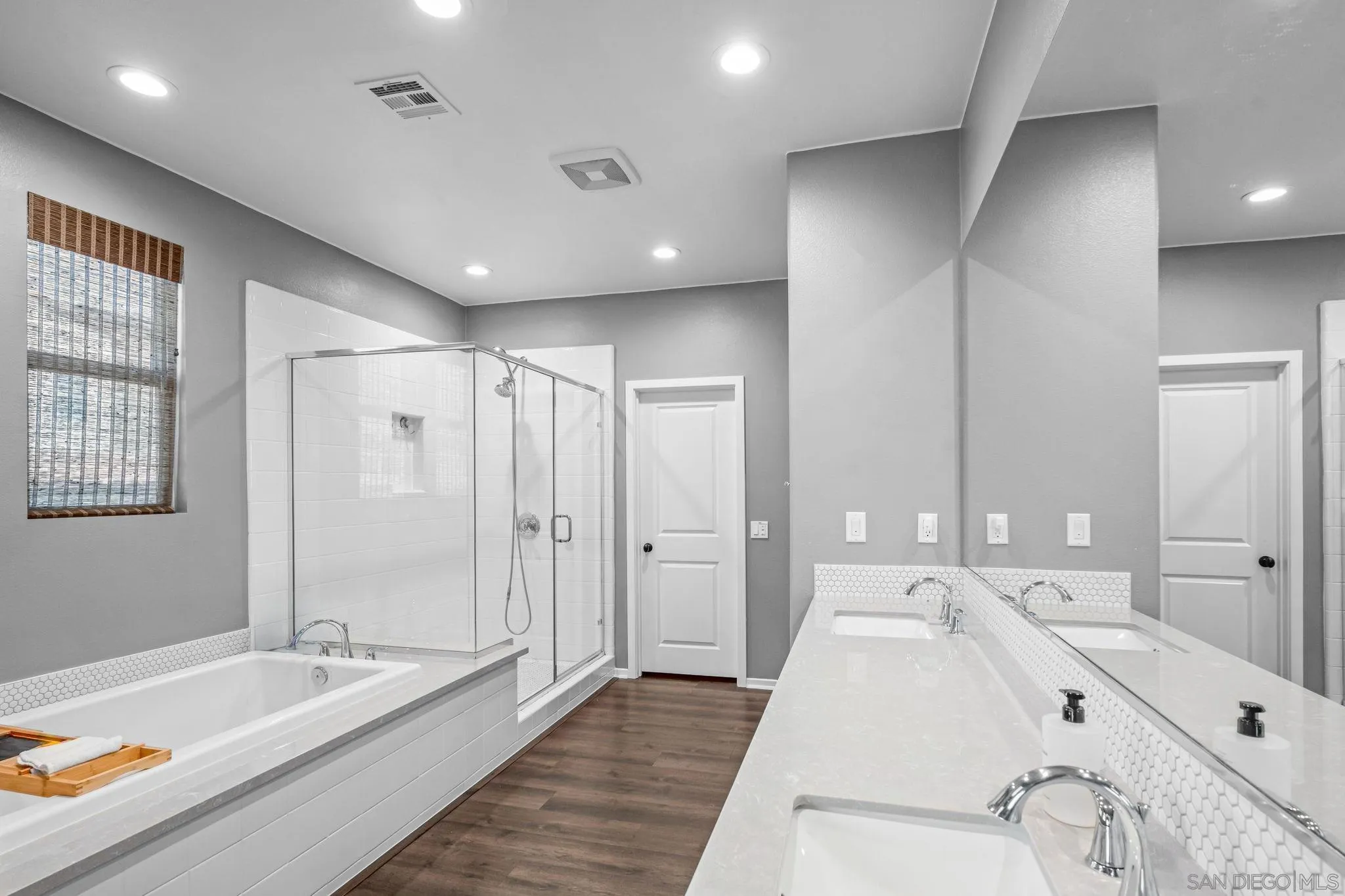 https://cdn.realtyfeed.com/cdn/127/260012261/3821d9be70a663cf6d287ba6d7cd41dd.webp