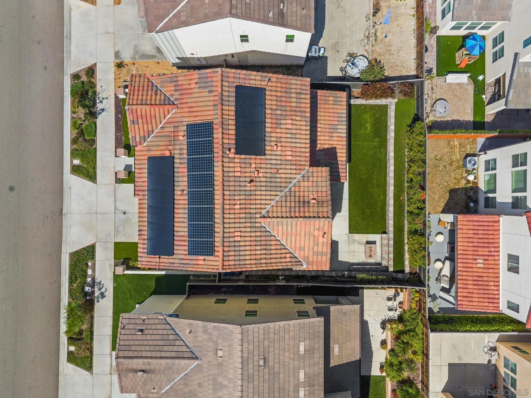 https://cdn.realtyfeed.com/cdn/127/260012261/422ba7562df261b4e7ca95cd7451eff3.webp