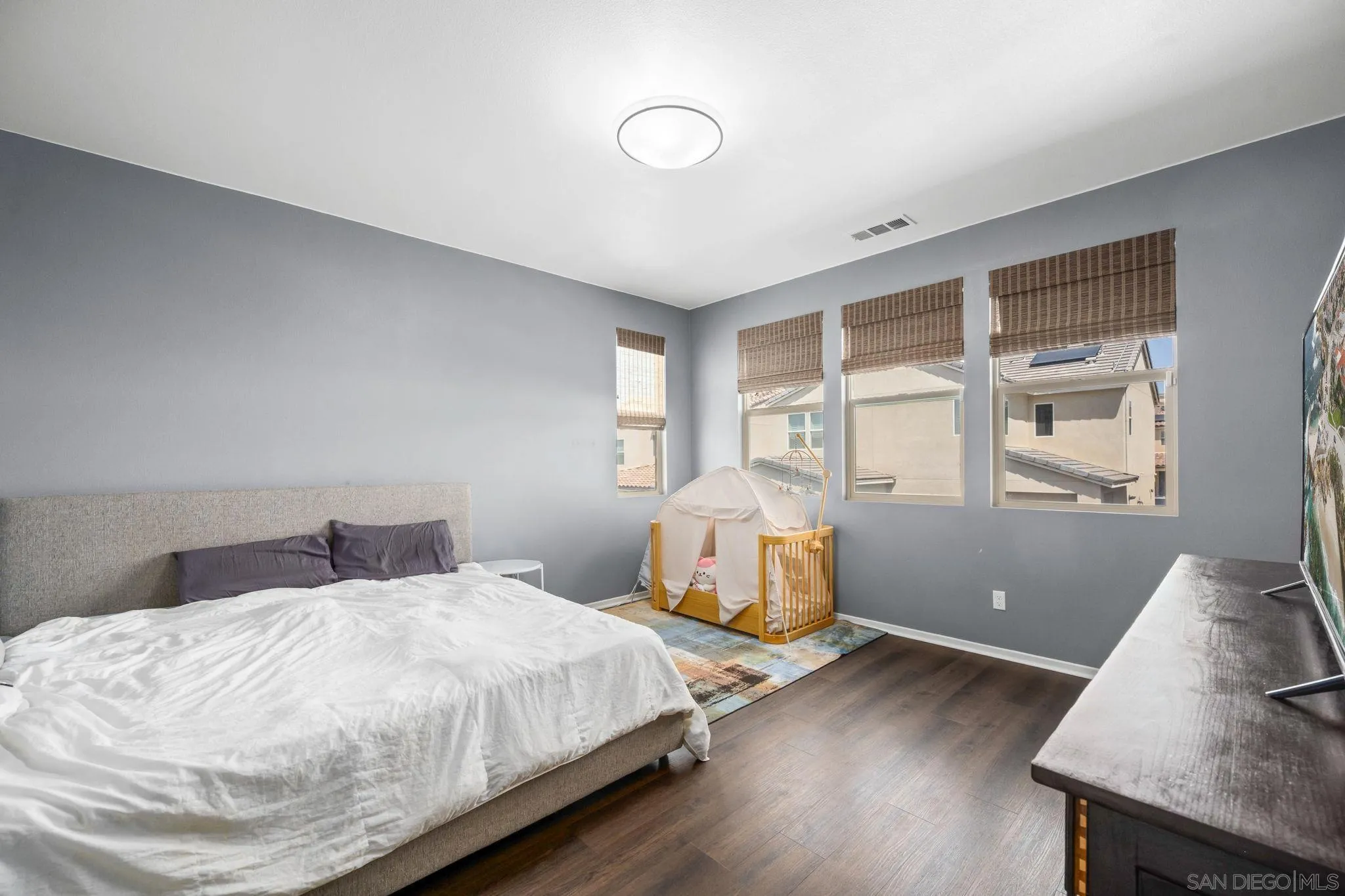 https://cdn.realtyfeed.com/cdn/127/260012261/746cce9724605e5cf8017e1bc4619f34.webp