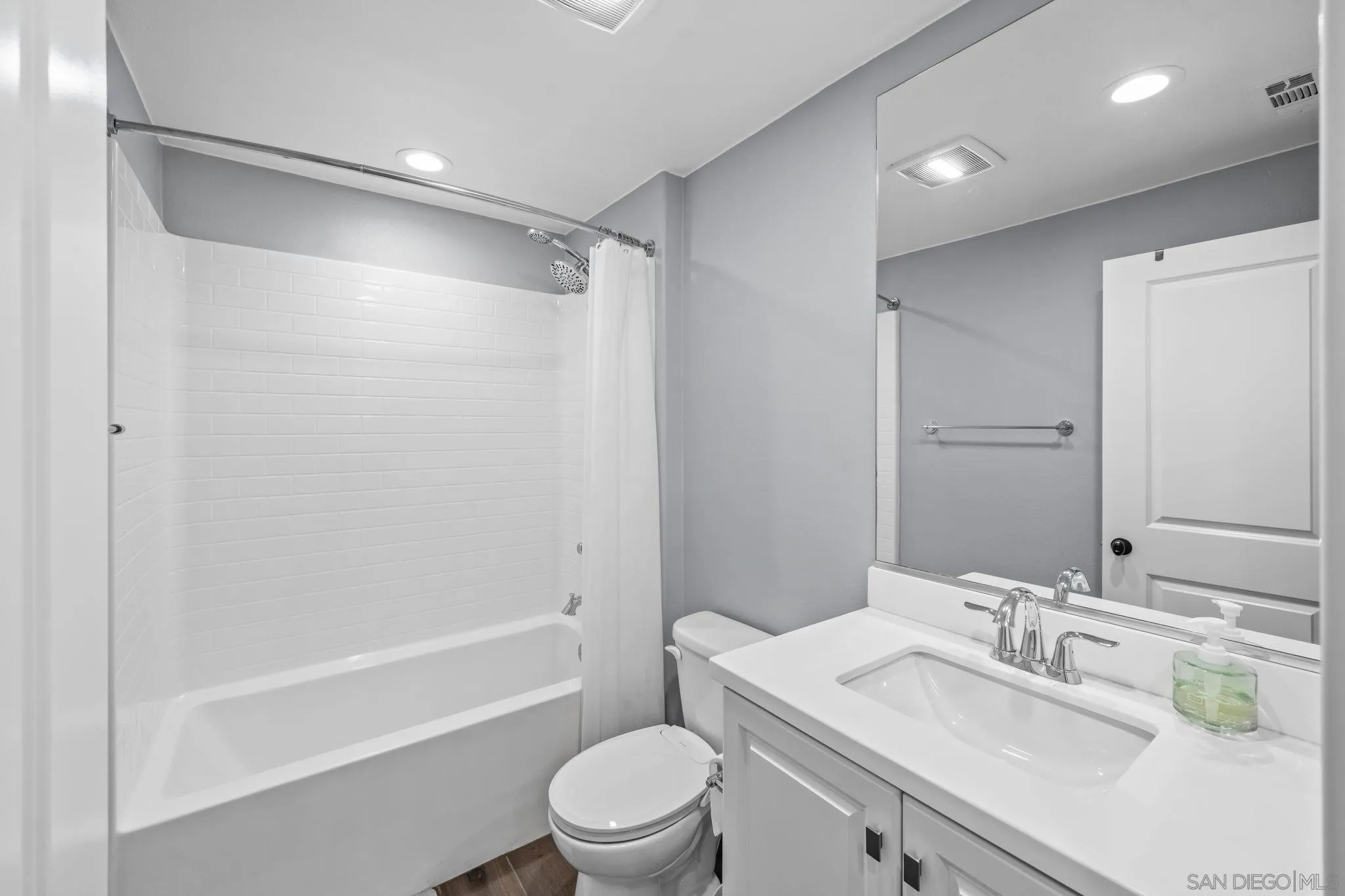 https://cdn.realtyfeed.com/cdn/127/260012261/7d6bd7cca7ae3c6101224ab3a475dc46.webp