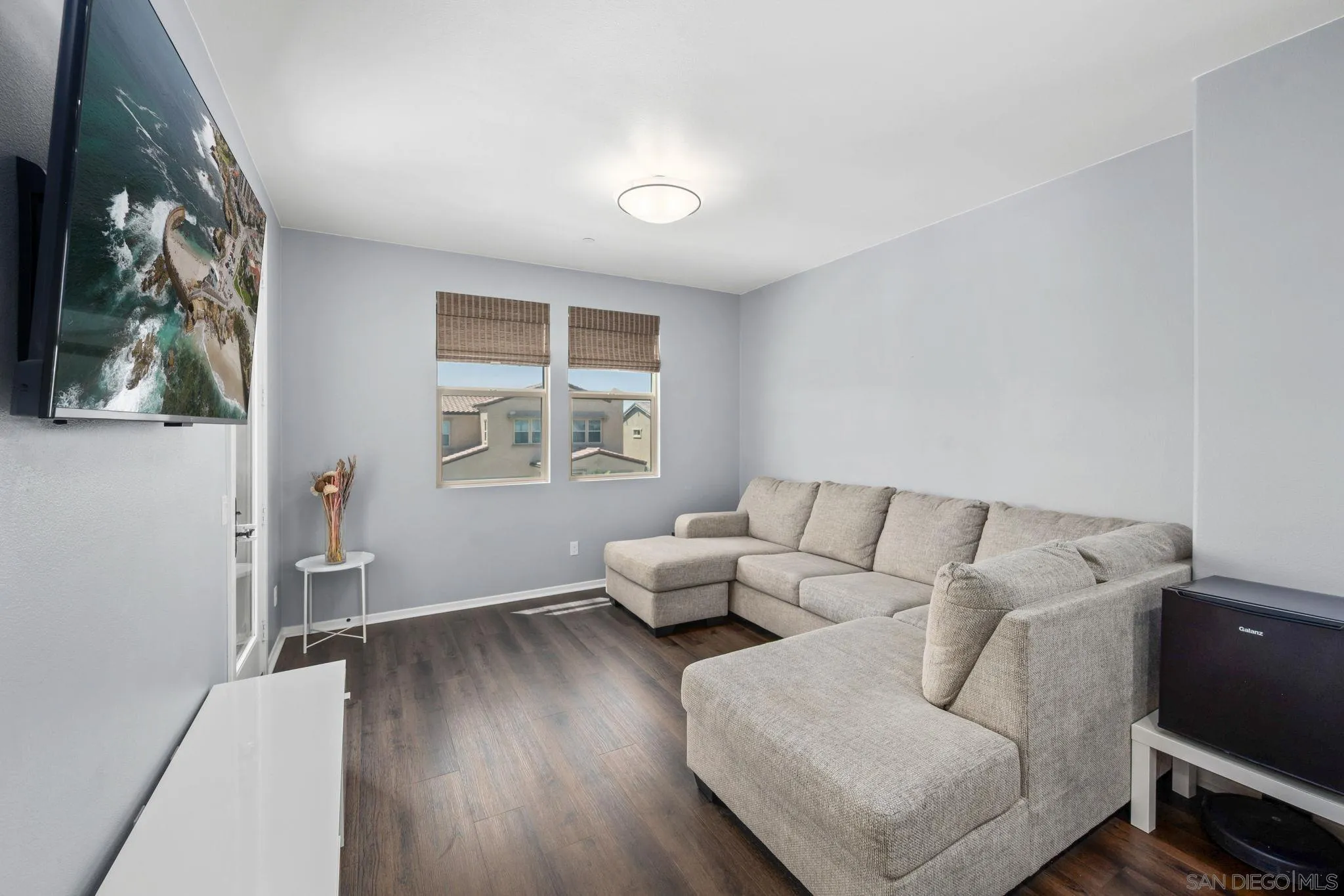 https://cdn.realtyfeed.com/cdn/127/260012261/9b7095c82ec0c37c4630790ef012a87b.webp