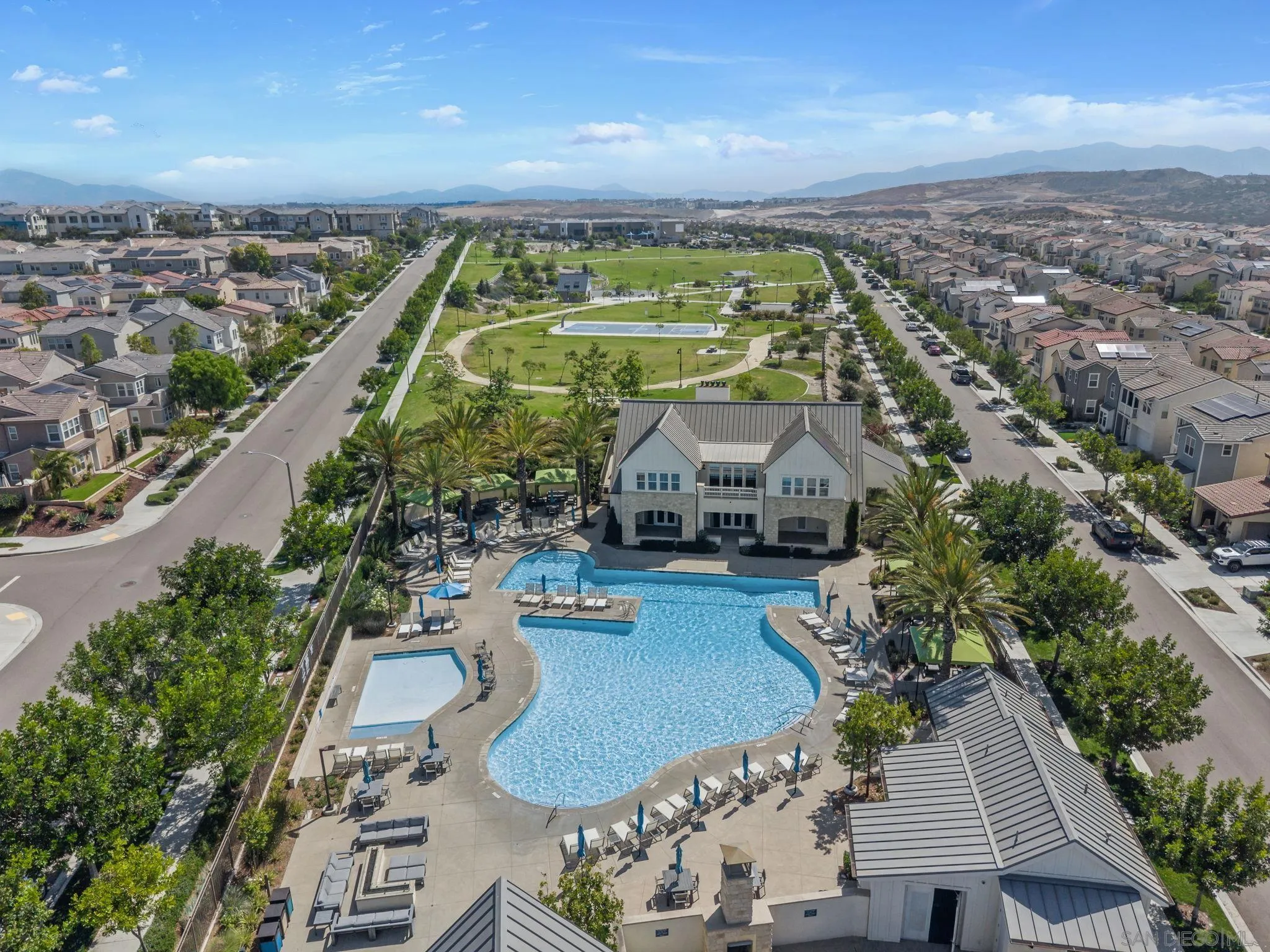 https://cdn.realtyfeed.com/cdn/127/260012261/d9d73d77f3bd724d3a3660d5085f014c.webp