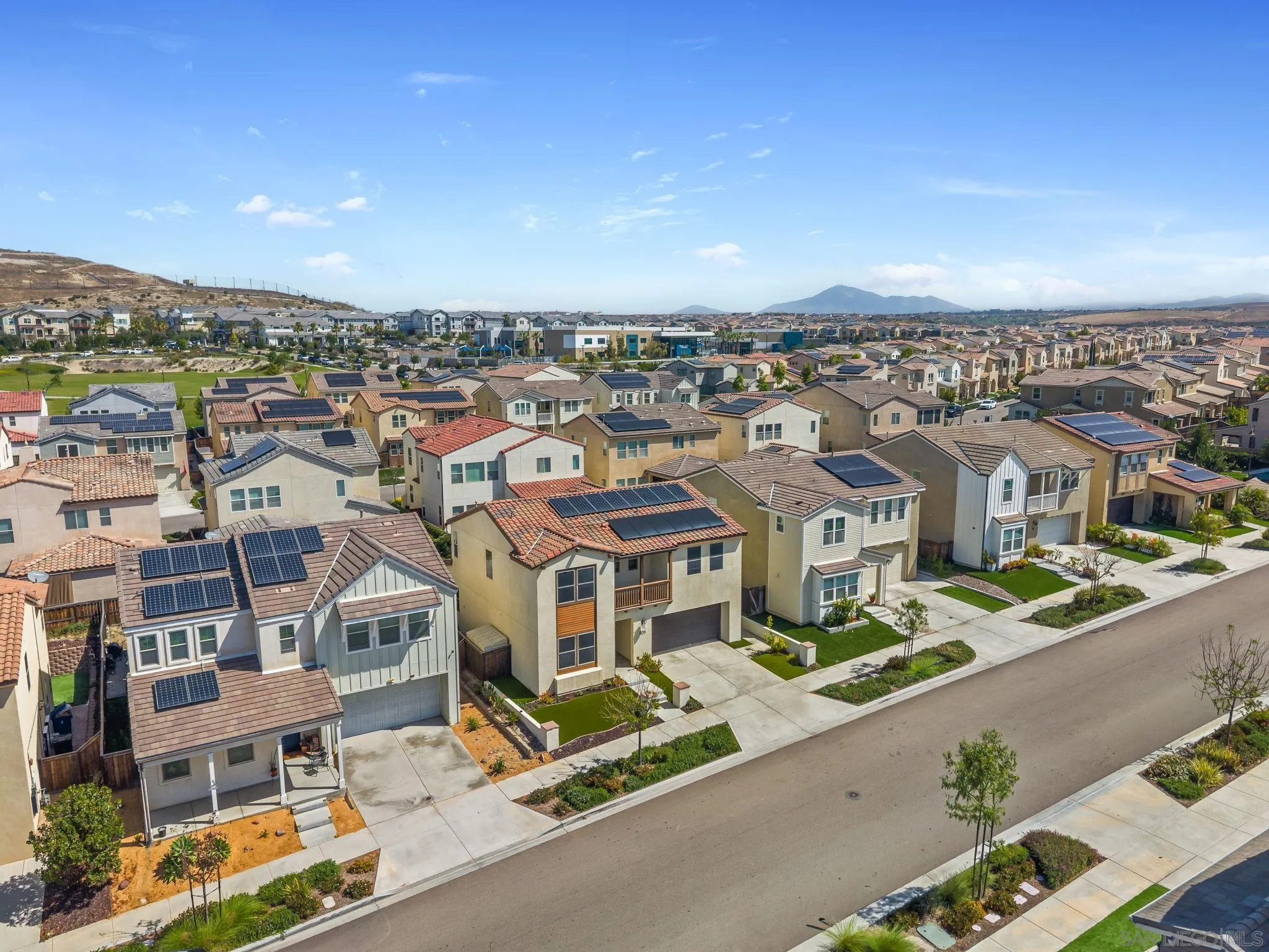 https://cdn.realtyfeed.com/cdn/127/260012261/ea989a39080a1c40d23fee6dc89cd468.webp