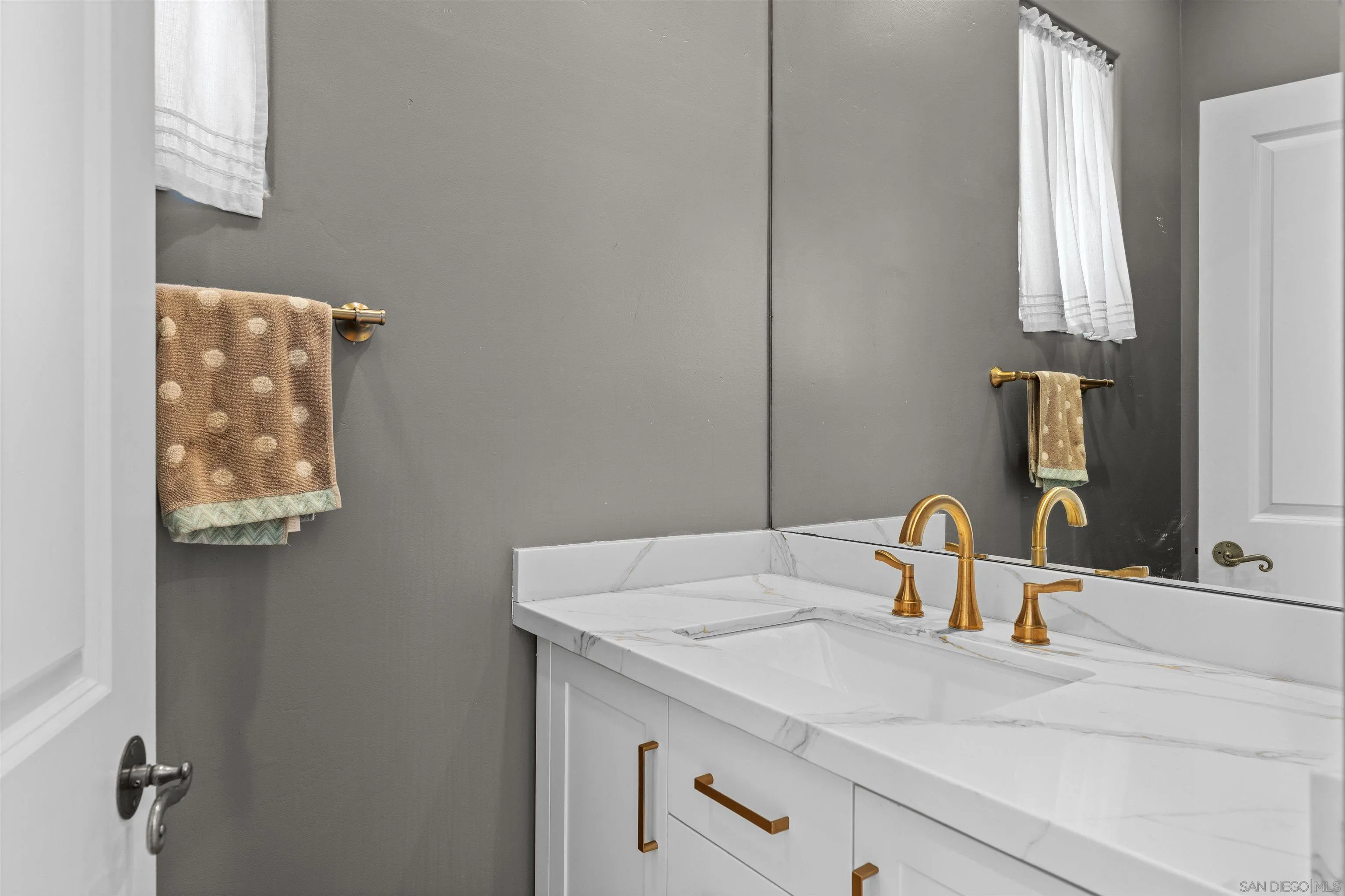 https://cdn.realtyfeed.com/cdn/127/260012262/299682c5cfe70f4af1bfbbadb2f068c1.webp