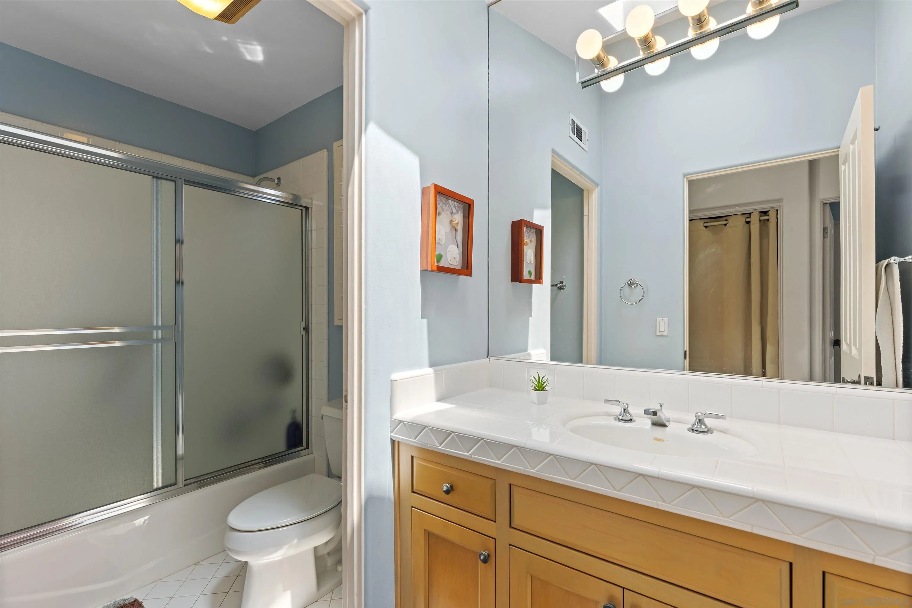 https://cdn.realtyfeed.com/cdn/127/260012262/5d79e5a0b087f6ae003087e1397e2686.webp