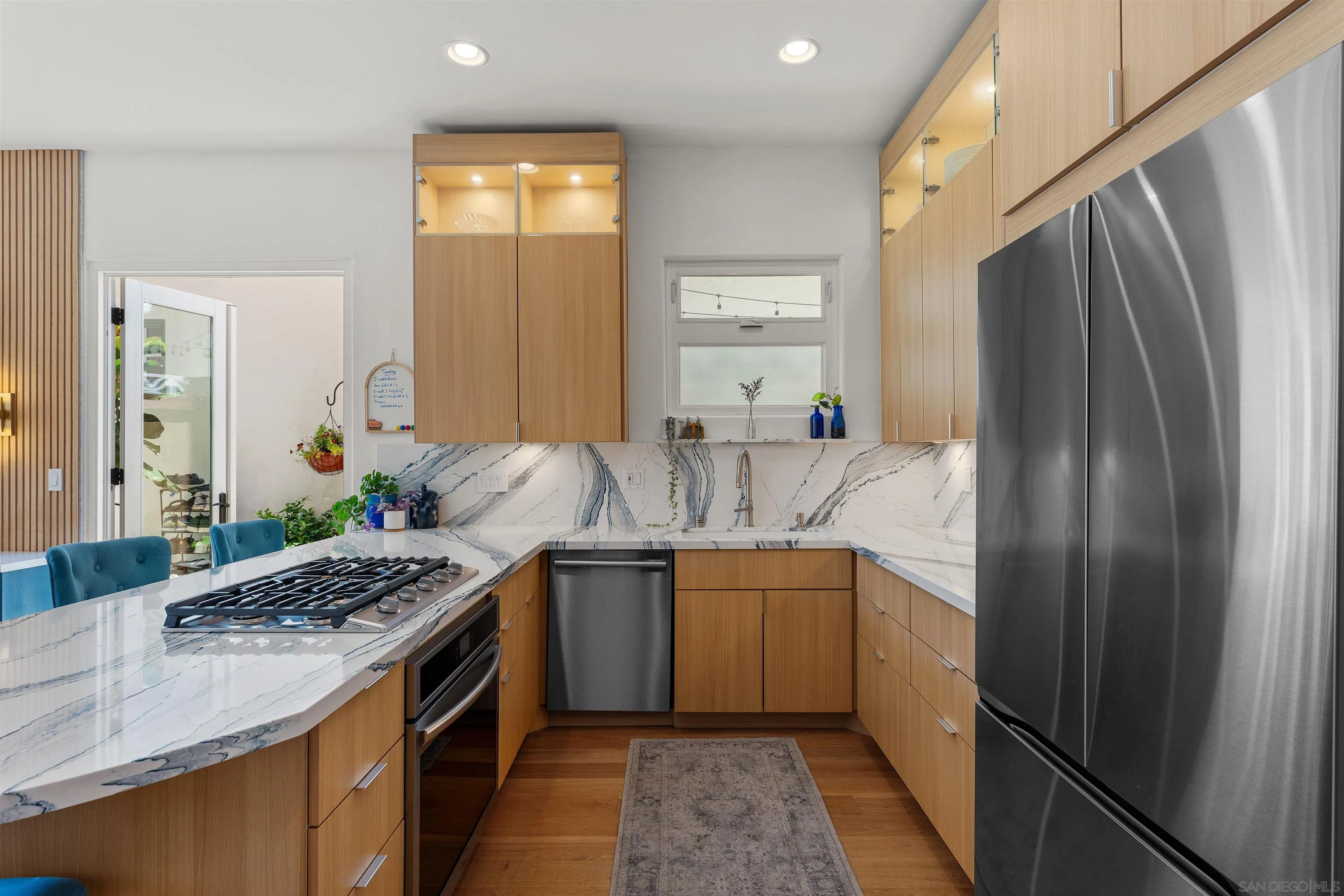 https://cdn.realtyfeed.com/cdn/127/260012262/c4e643d9d26eaf26f28242dfbec4481d.webp