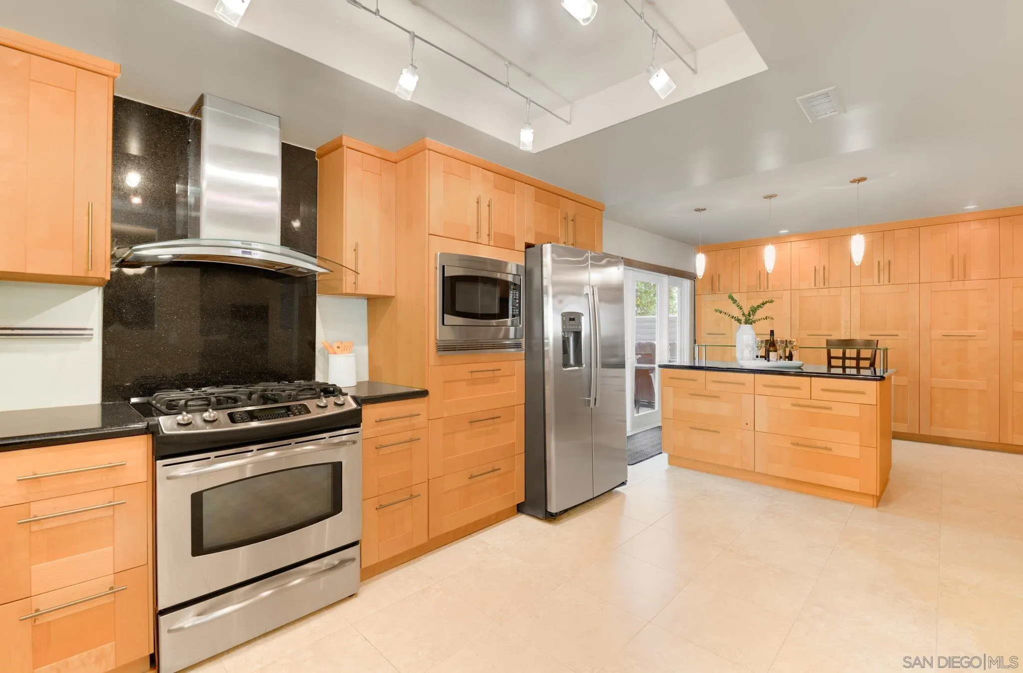 https://cdn.realtyfeed.com/cdn/127/260012265/1156aee3cc216c2eb3144d1c5ef20290.webp