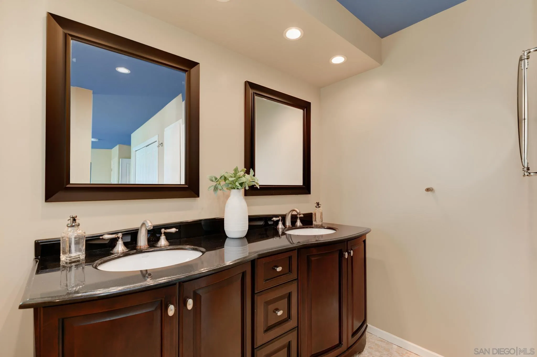 https://cdn.realtyfeed.com/cdn/127/260012265/1debae63cbc41271788ece025e0b6cef.webp