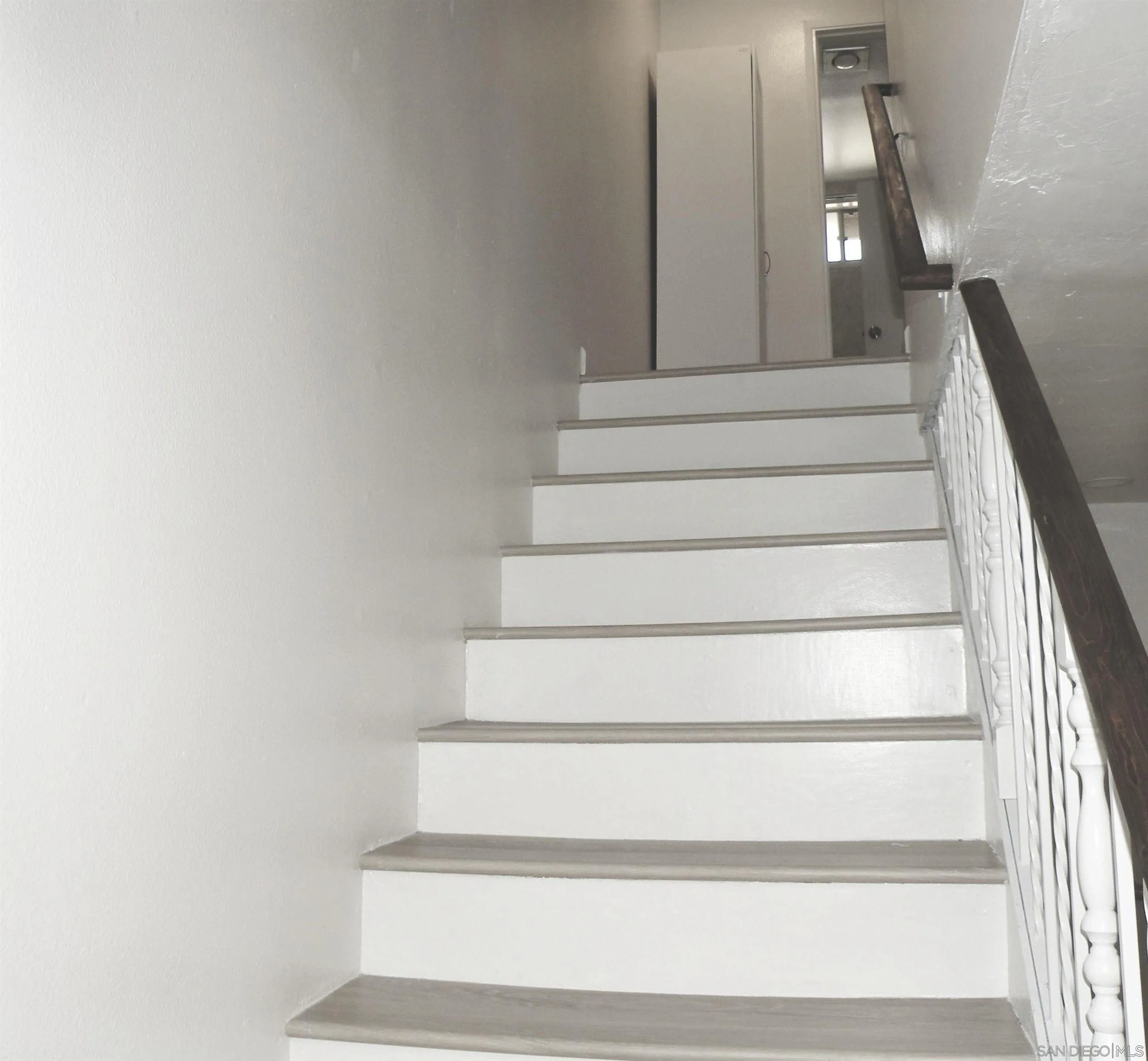 Photo #8: 260012271 Listing: Photo #8