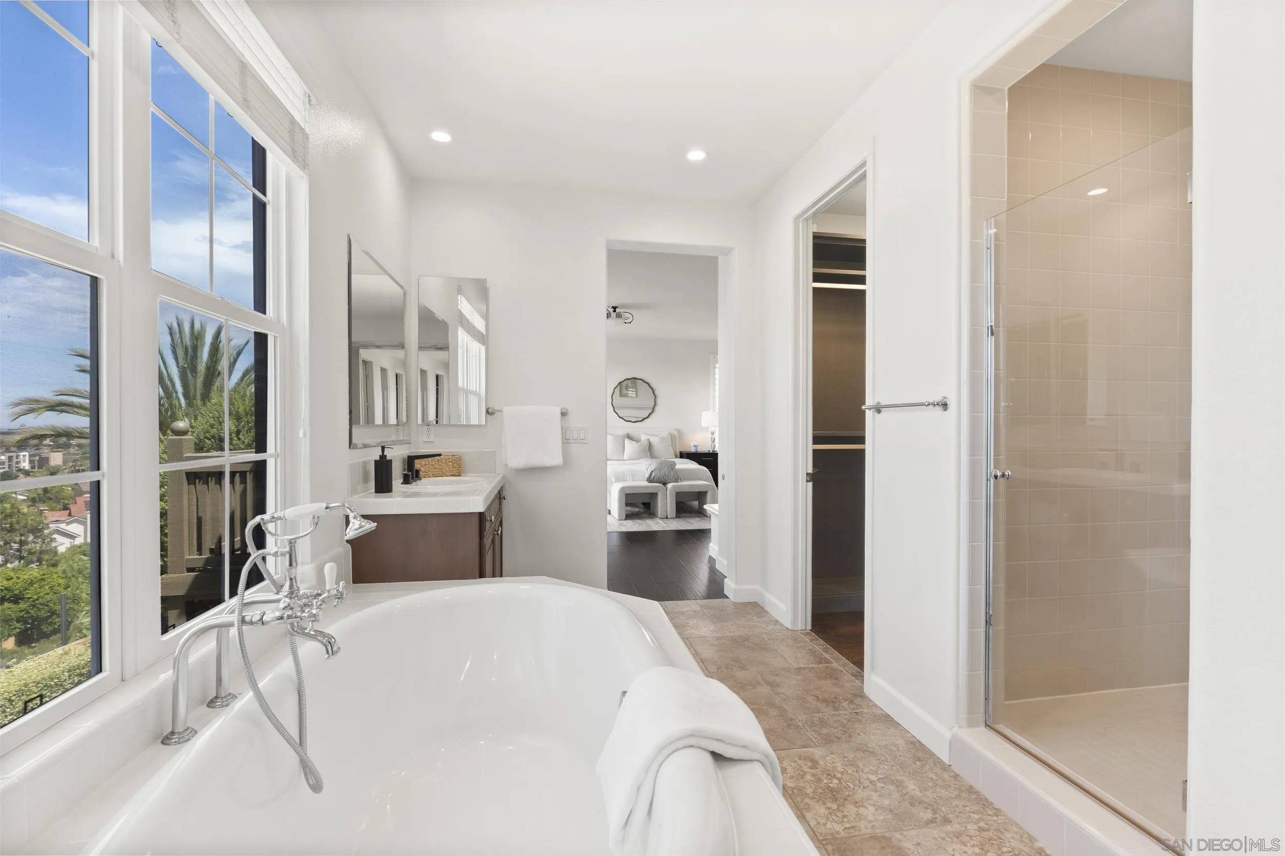 https://cdn.realtyfeed.com/cdn/127/260012273/071da586694bf2ef71e61c338a0a3e31.webp