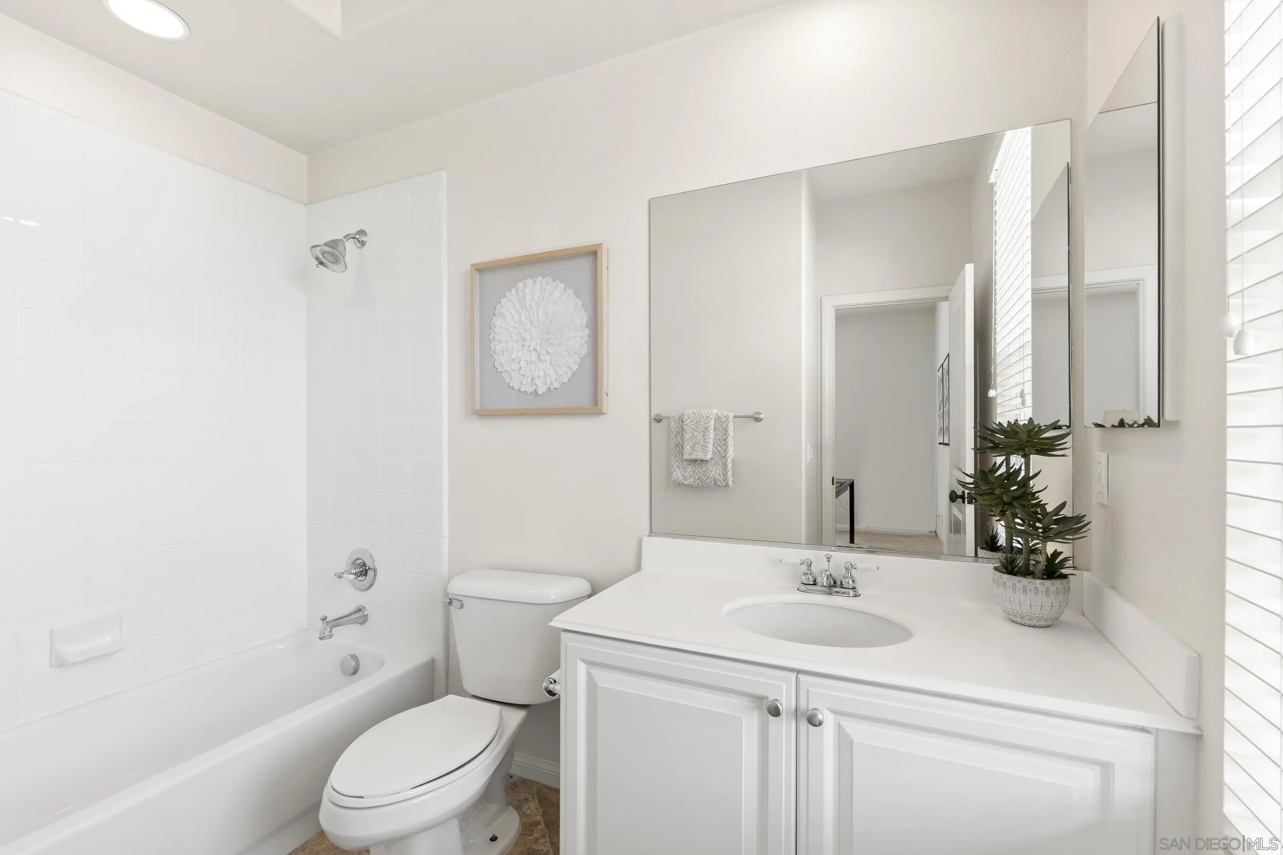 https://cdn.realtyfeed.com/cdn/127/260012273/46e293d27ba692b79167239133938f70.webp